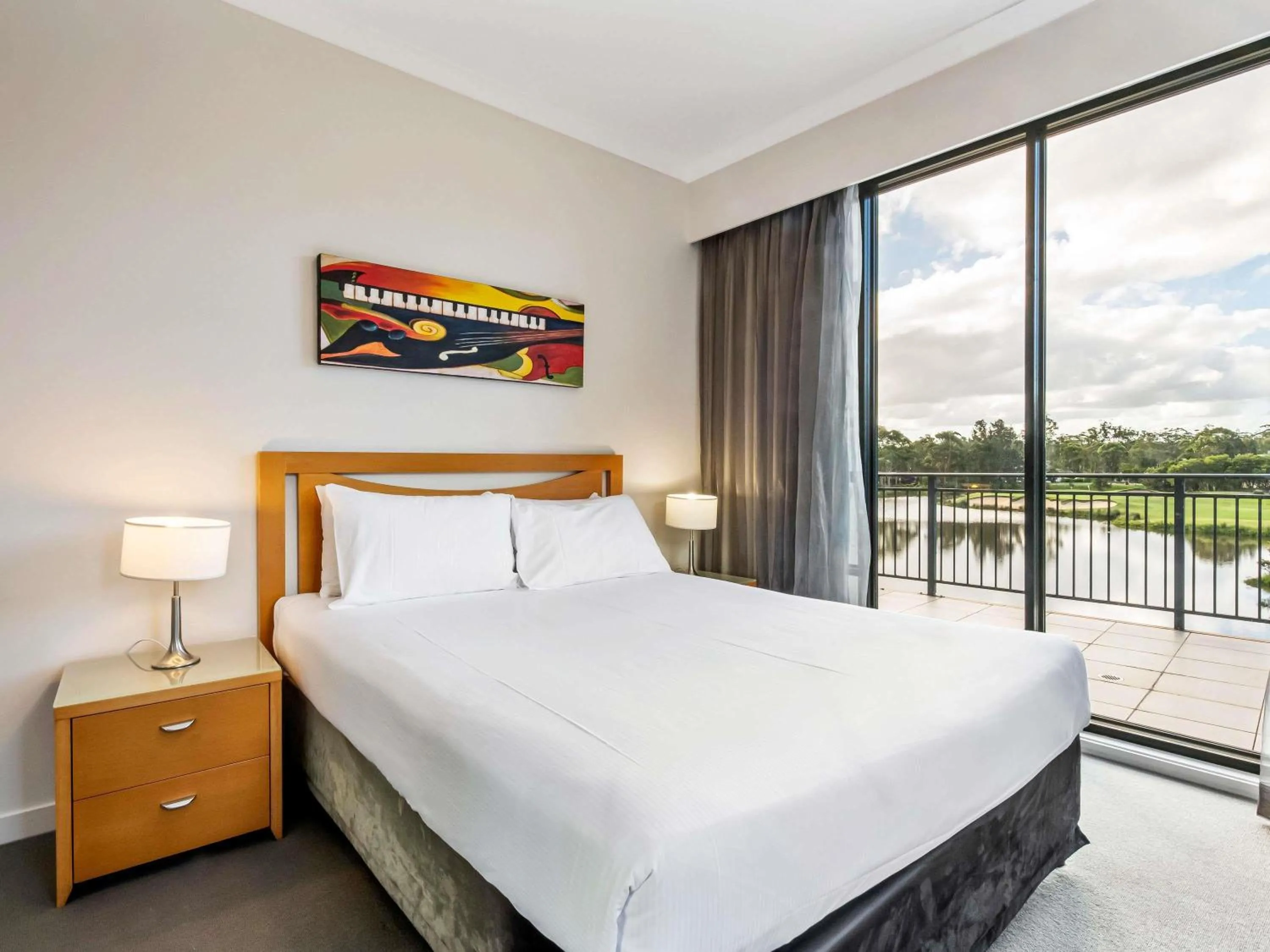 Bedroom, Bed in Mercure Kooindah Waters Central Coast