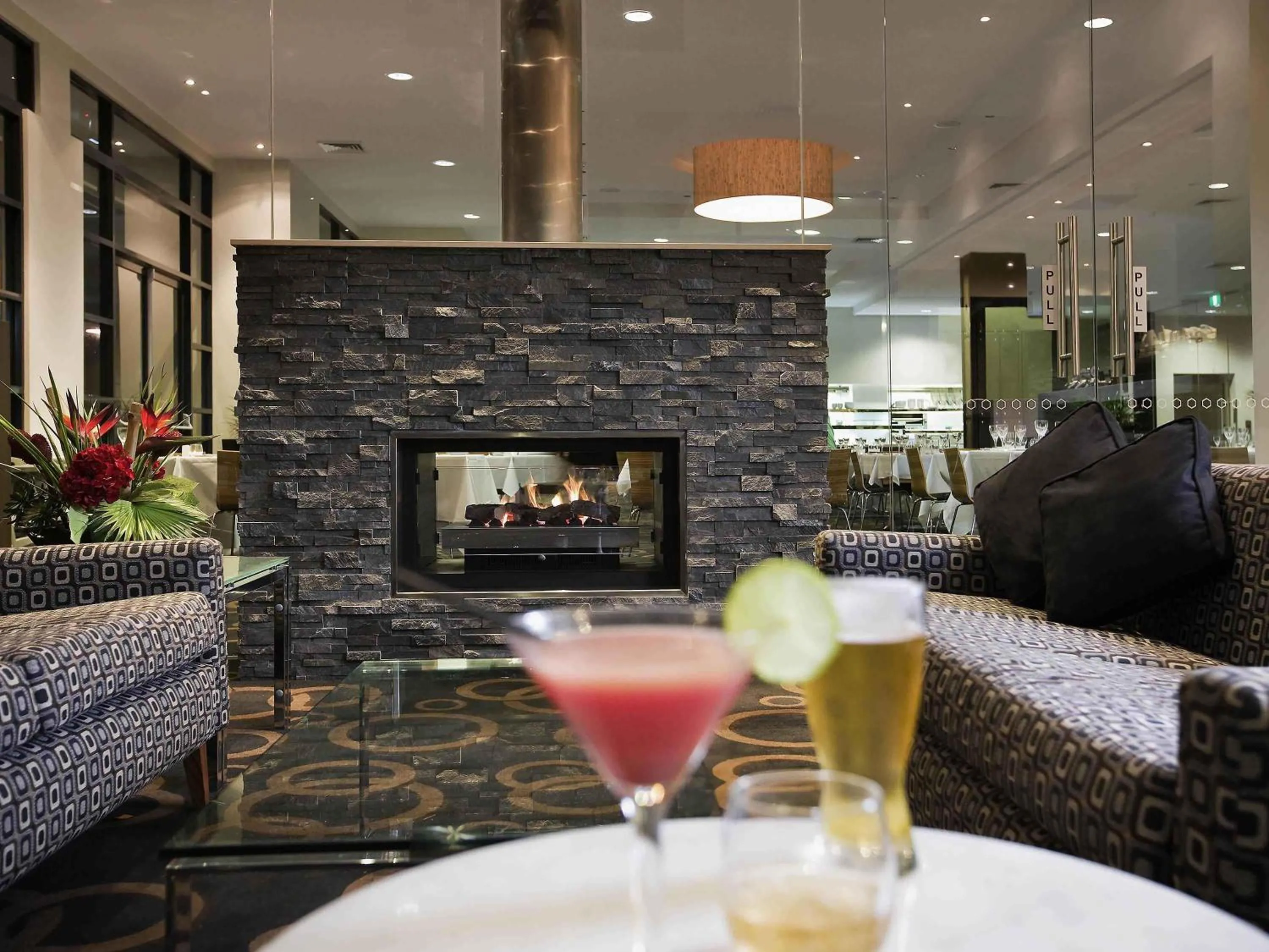 Lounge or bar in Mercure Kooindah Waters Central Coast