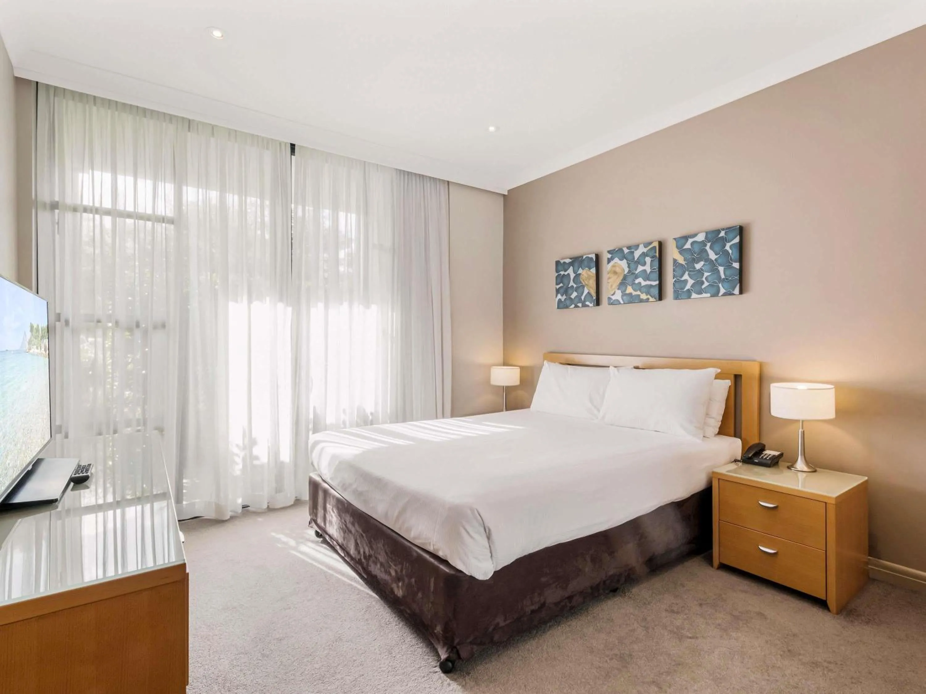 Bedroom, Bed in Mercure Kooindah Waters Central Coast