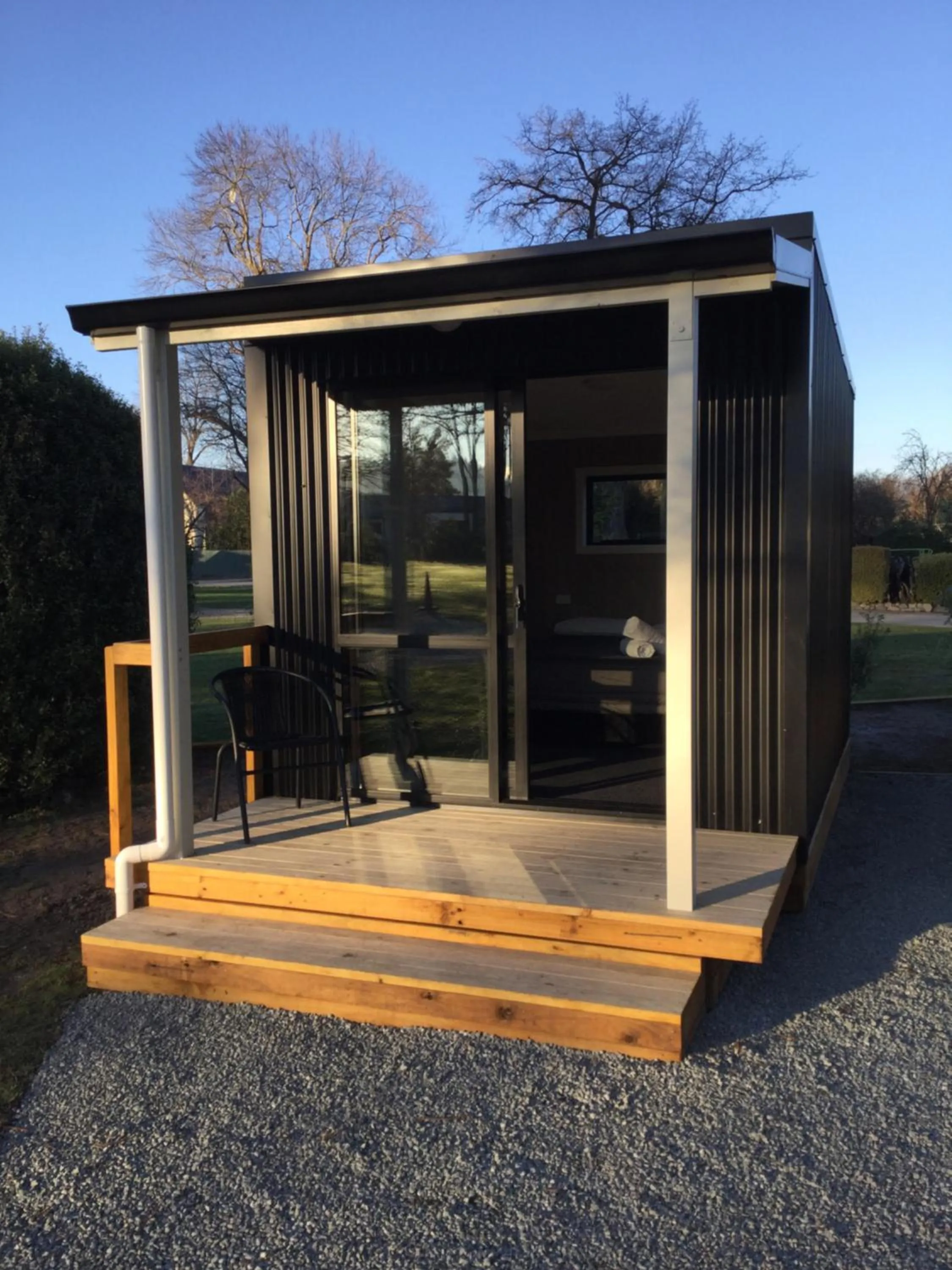 Photo of the whole room in Geraldine TOP 10 Holiday Park