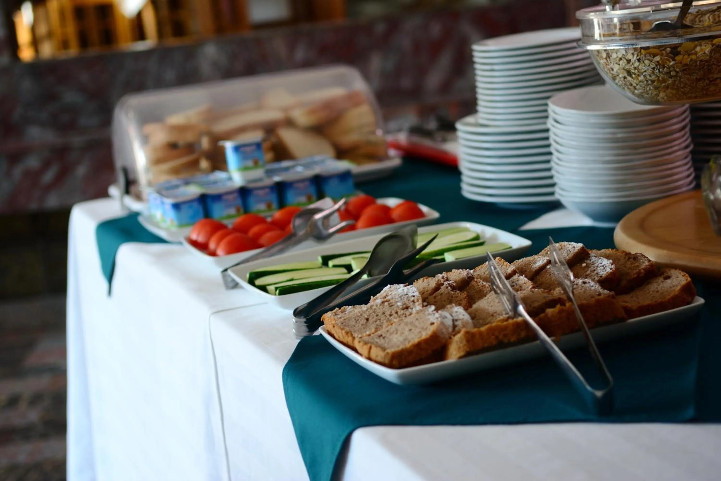 Restaurant/places to eat in Hotel Select