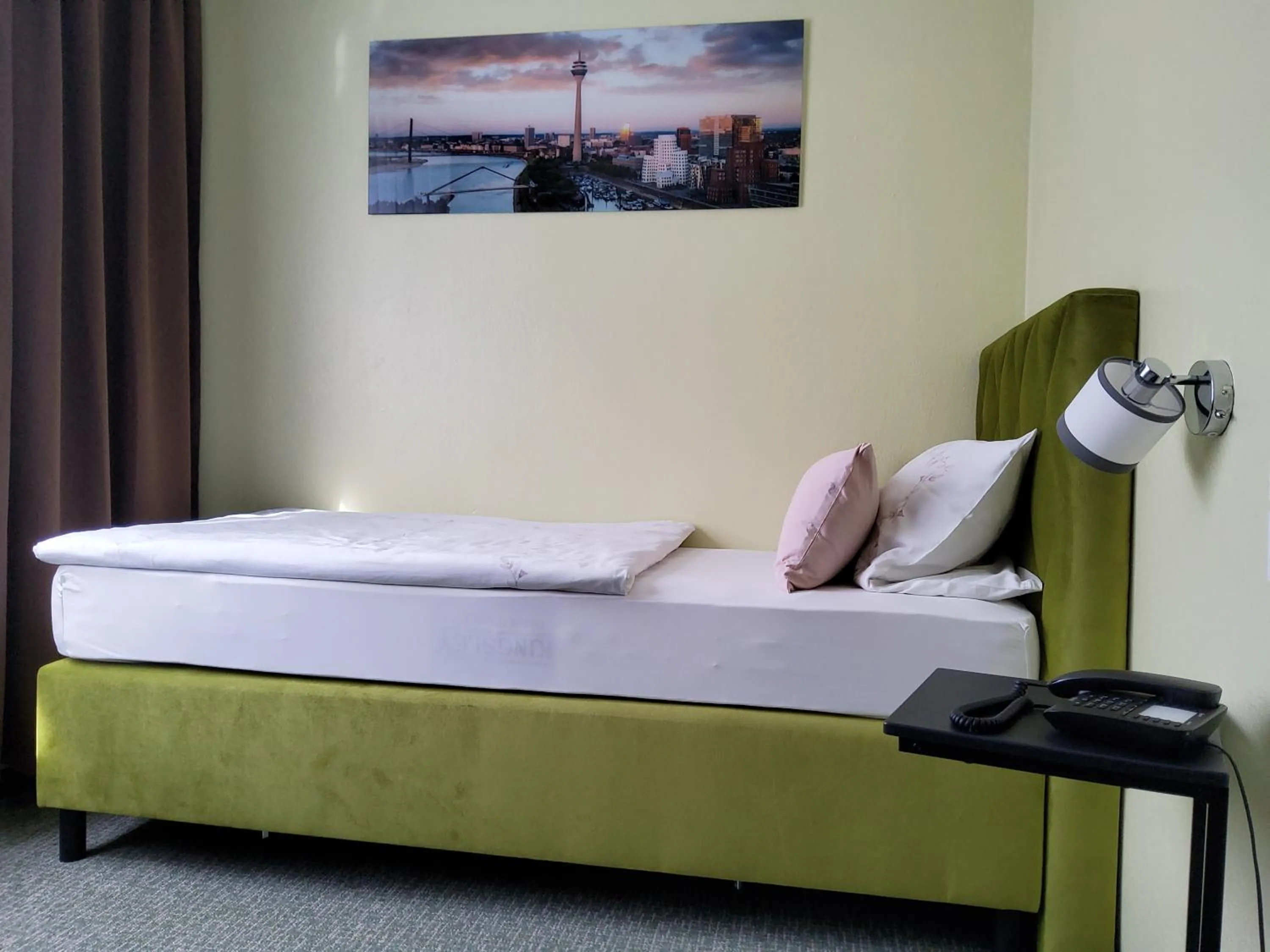 Bed in Schloss Hotel GbR