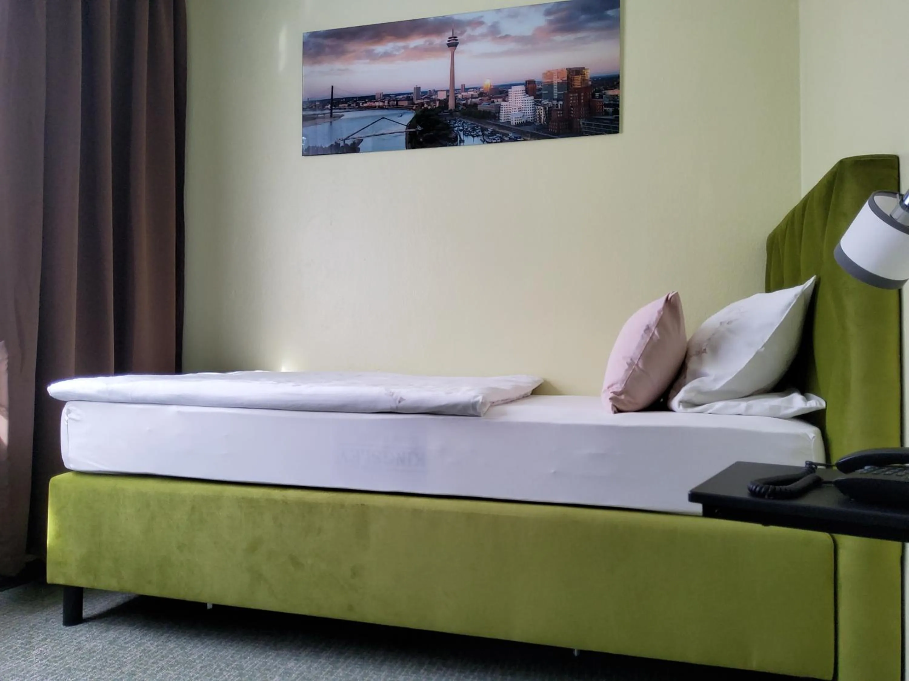 Bed in Schloss Hotel GbR