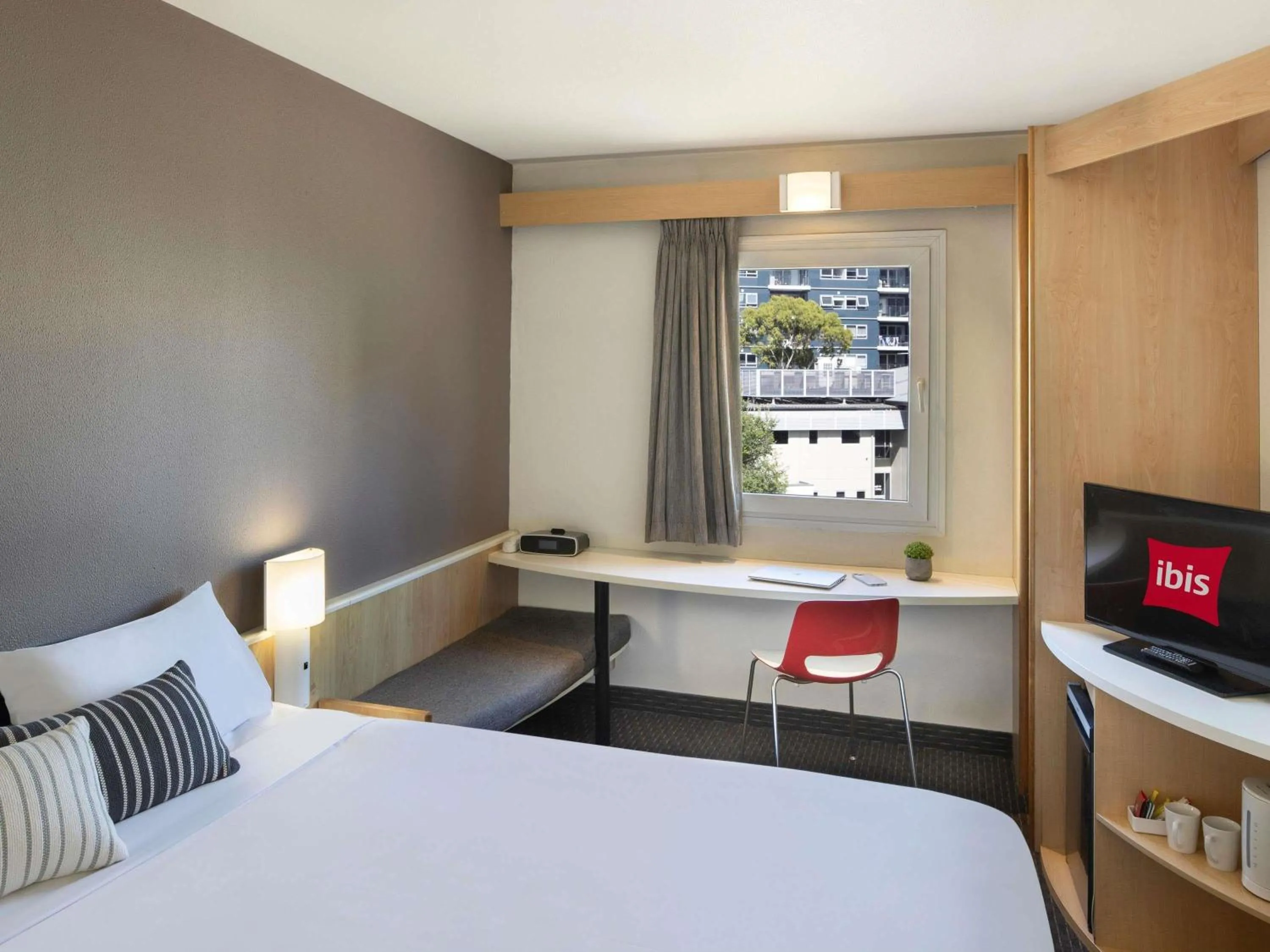 Bedroom, Bed in ibis Thornleigh