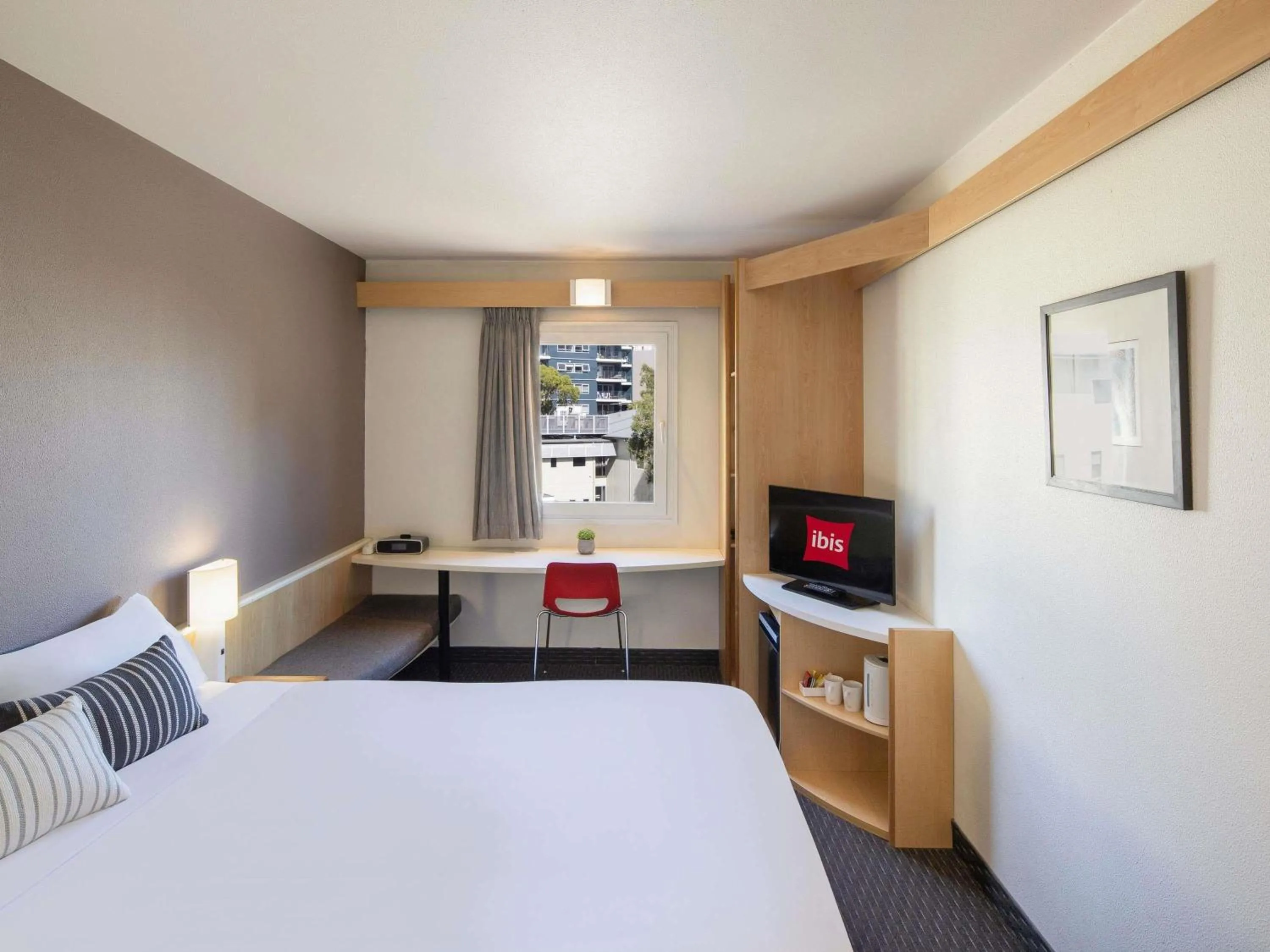Bedroom, Bed in ibis Thornleigh