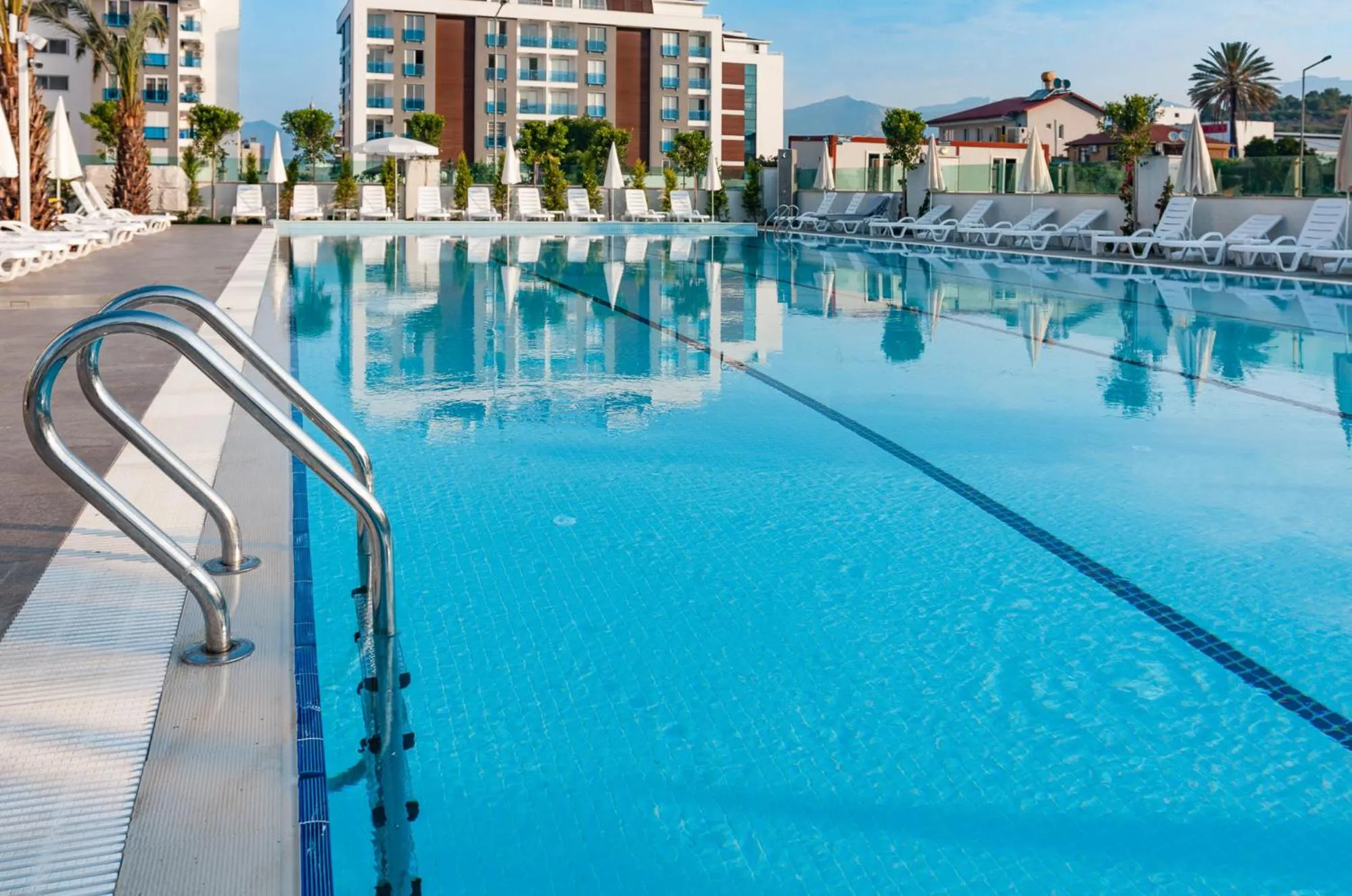 Pool view in Graf Victor Hotel