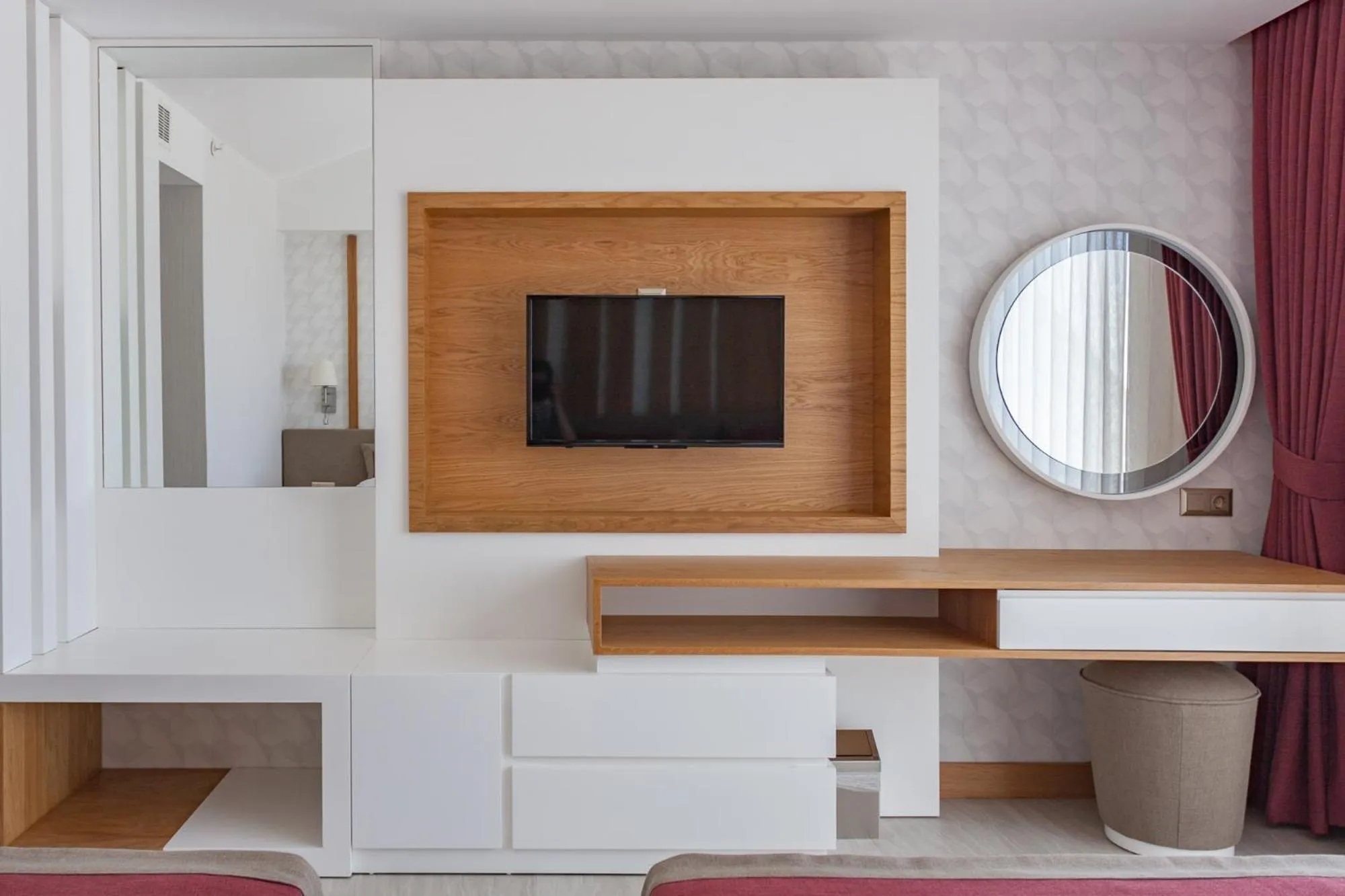 TV and multimedia in Graf Victor Hotel