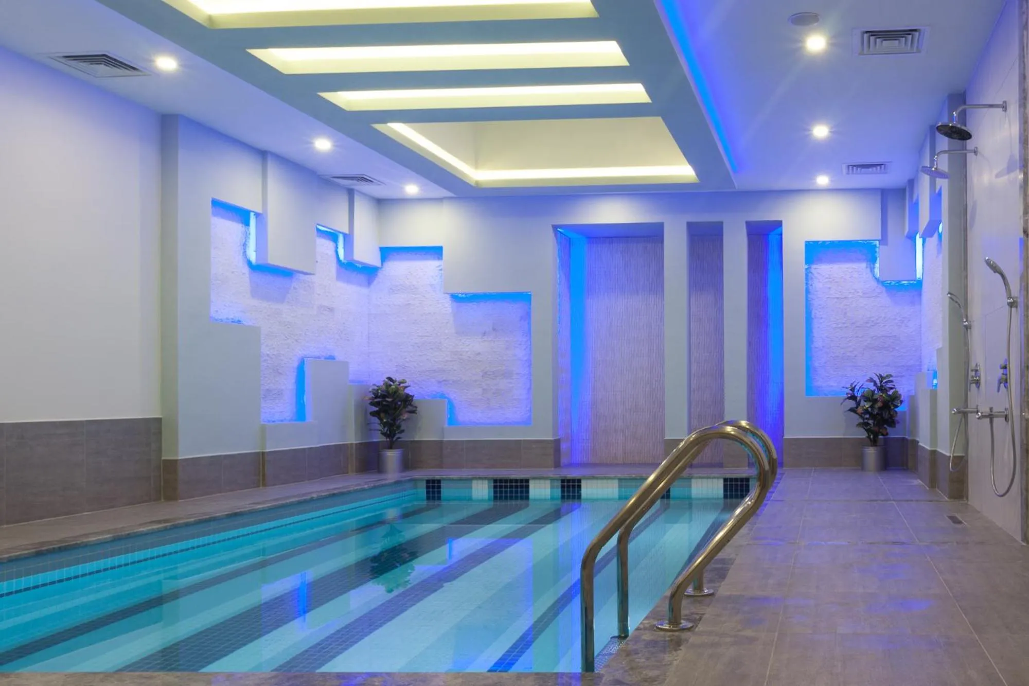 Swimming pool in Graf Victor Hotel