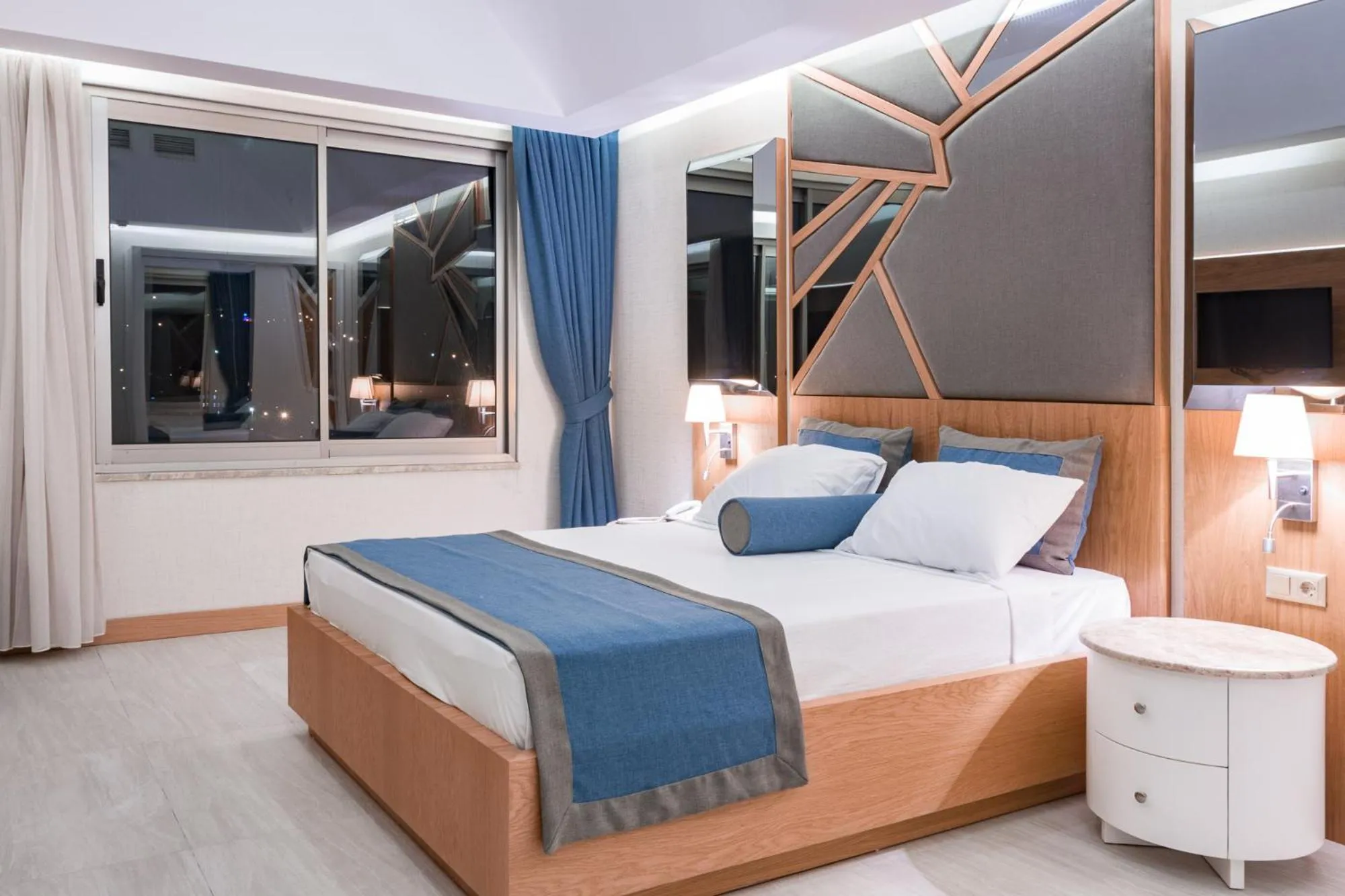 Bedroom in Graf Victor Hotel