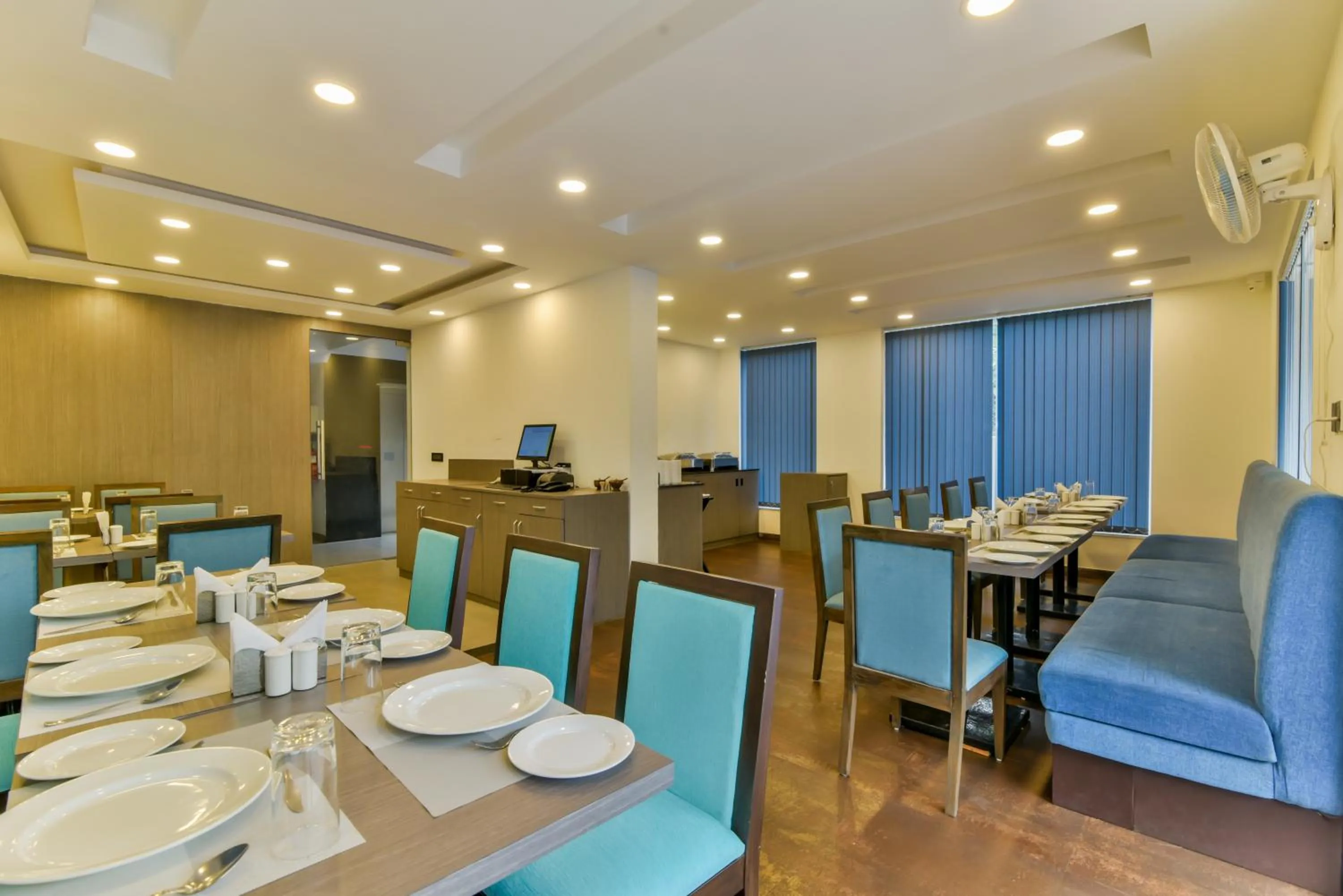 Restaurant/places to eat in Ramatan Resort