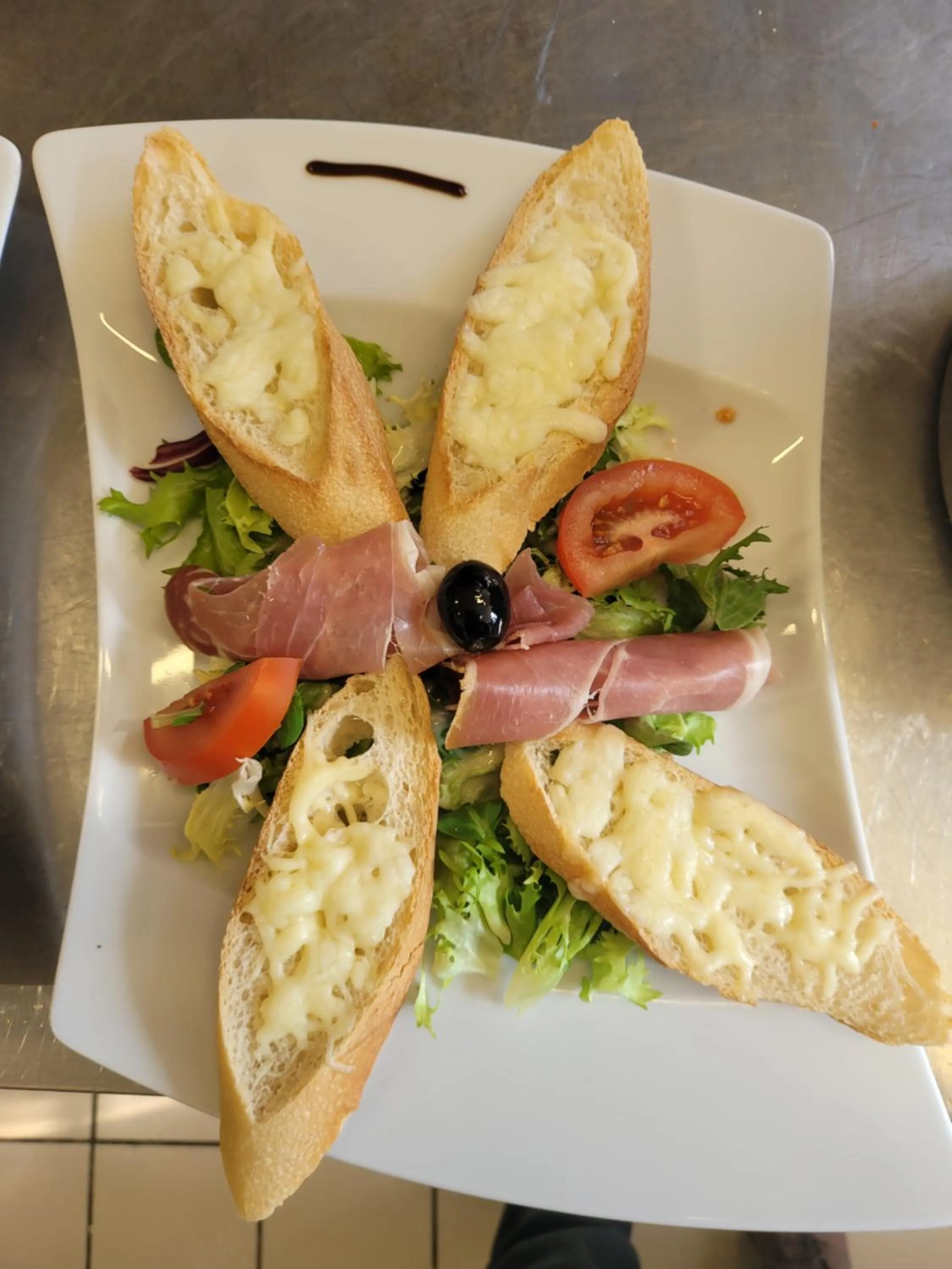 Restaurant/places to eat in KYRIAD ORANGE Centre Ville - HOTEL & RESTAURANT & BAR - La Galerie d'Art des Princes - Provence Alpes Côte d'Azur - France - Proche A7-A9 - exit21- Châteauneuf-du-Pape Avignon Bollene Nimes - 24h-24h