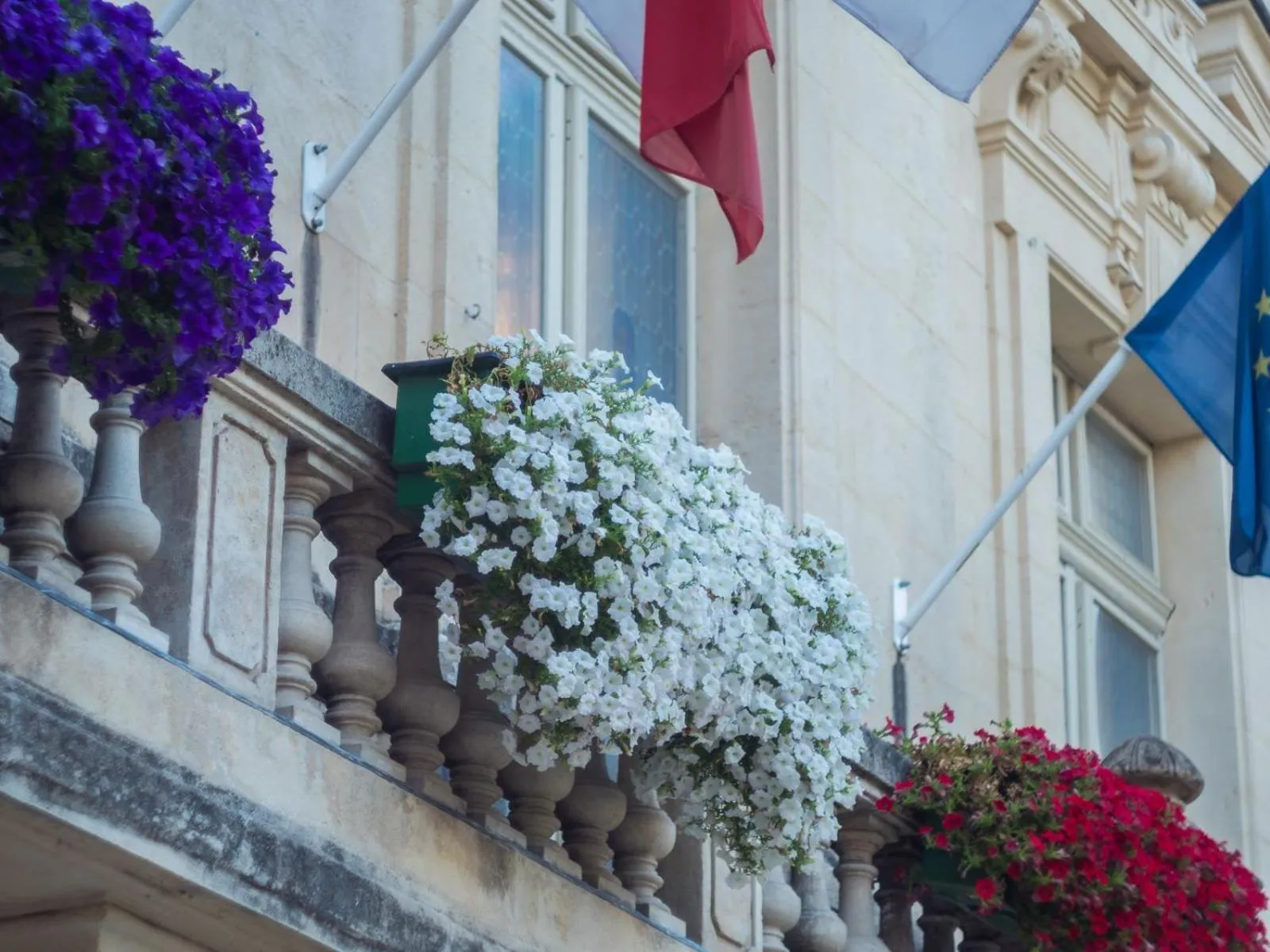Nearby landmark in KYRIAD ORANGE Centre Ville - HOTEL & RESTAURANT & BAR - La Galerie d'Art des Princes - Provence Alpes Côte d'Azur - France - Proche A7-A9 - exit21- Châteauneuf-du-Pape Avignon Bollene Nimes - 24h-24h