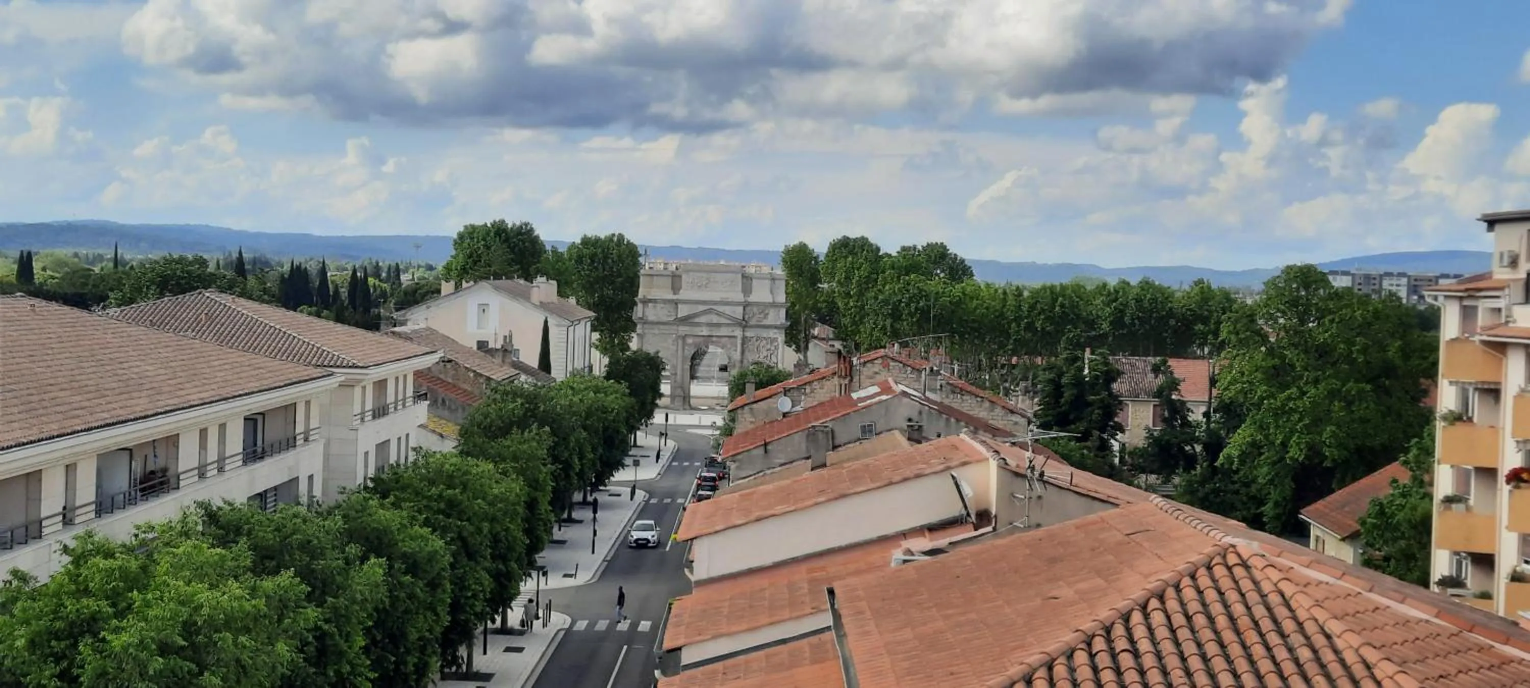 Day in KYRIAD ORANGE Centre Ville - HOTEL & RESTAURANT & BAR - La Galerie d'Art des Princes - Provence Alpes Côte d'Azur - France - Proche A7-A9 - exit21- Châteauneuf-du-Pape Avignon Bollene Nimes - 24h-24h