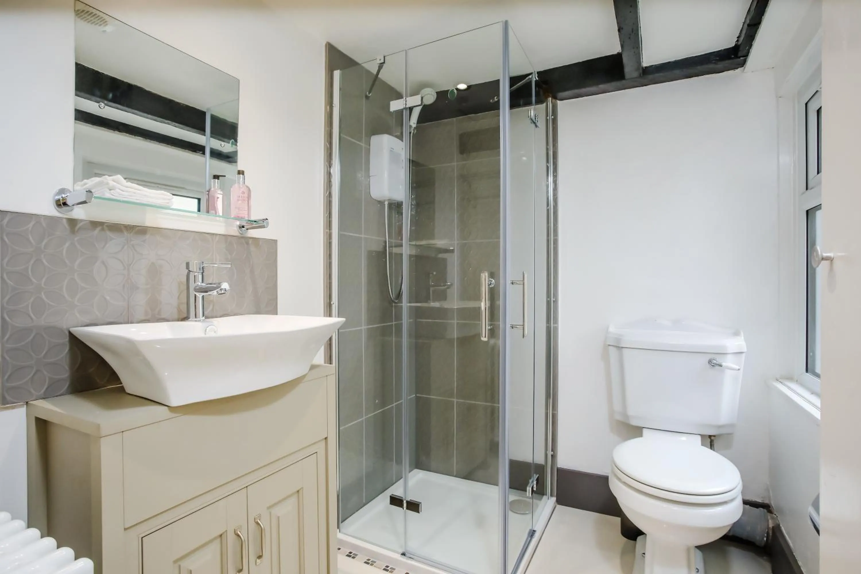 Shower in Sea La Vie