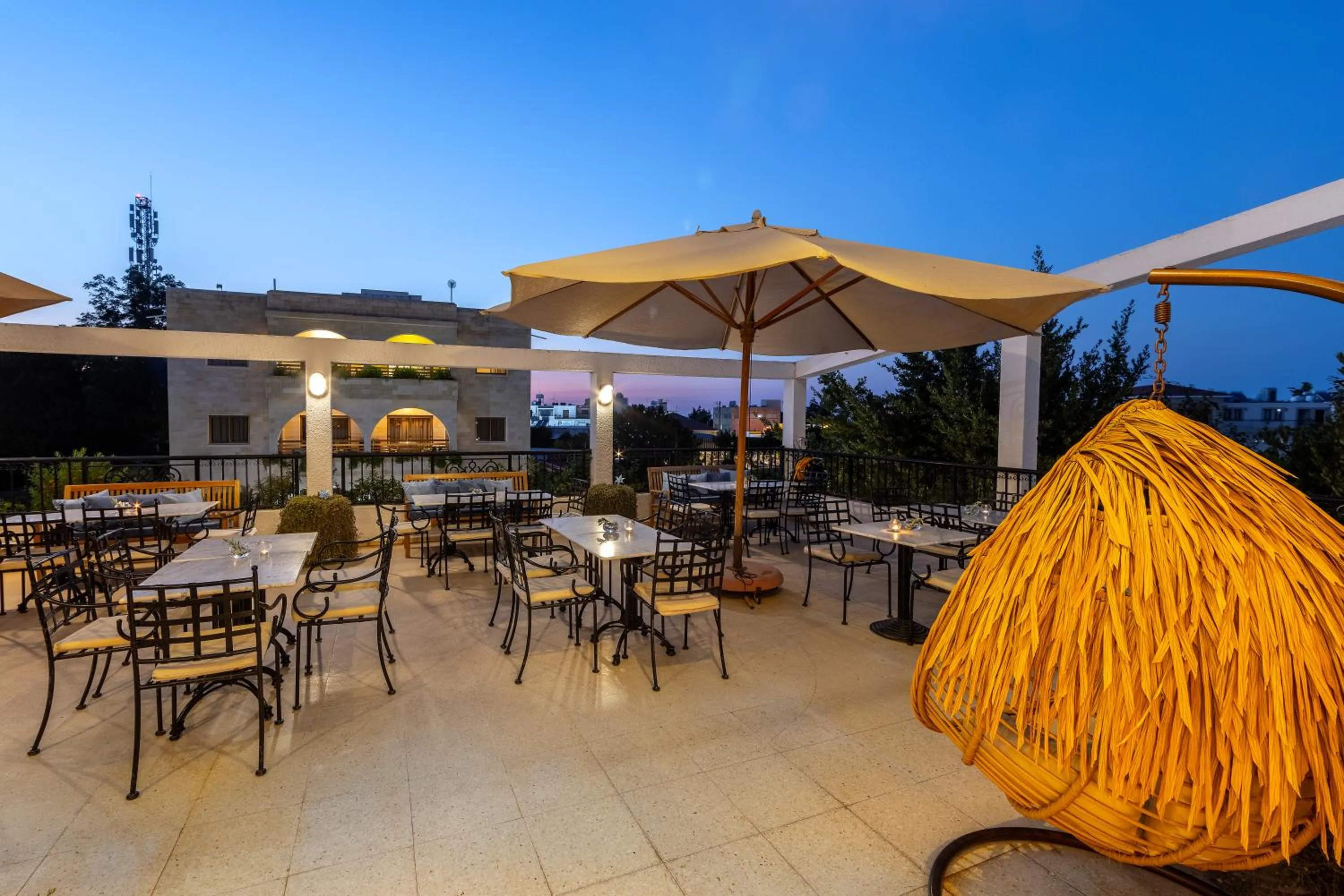 Restaurant/places to eat in Stephanos Hotel Apartments