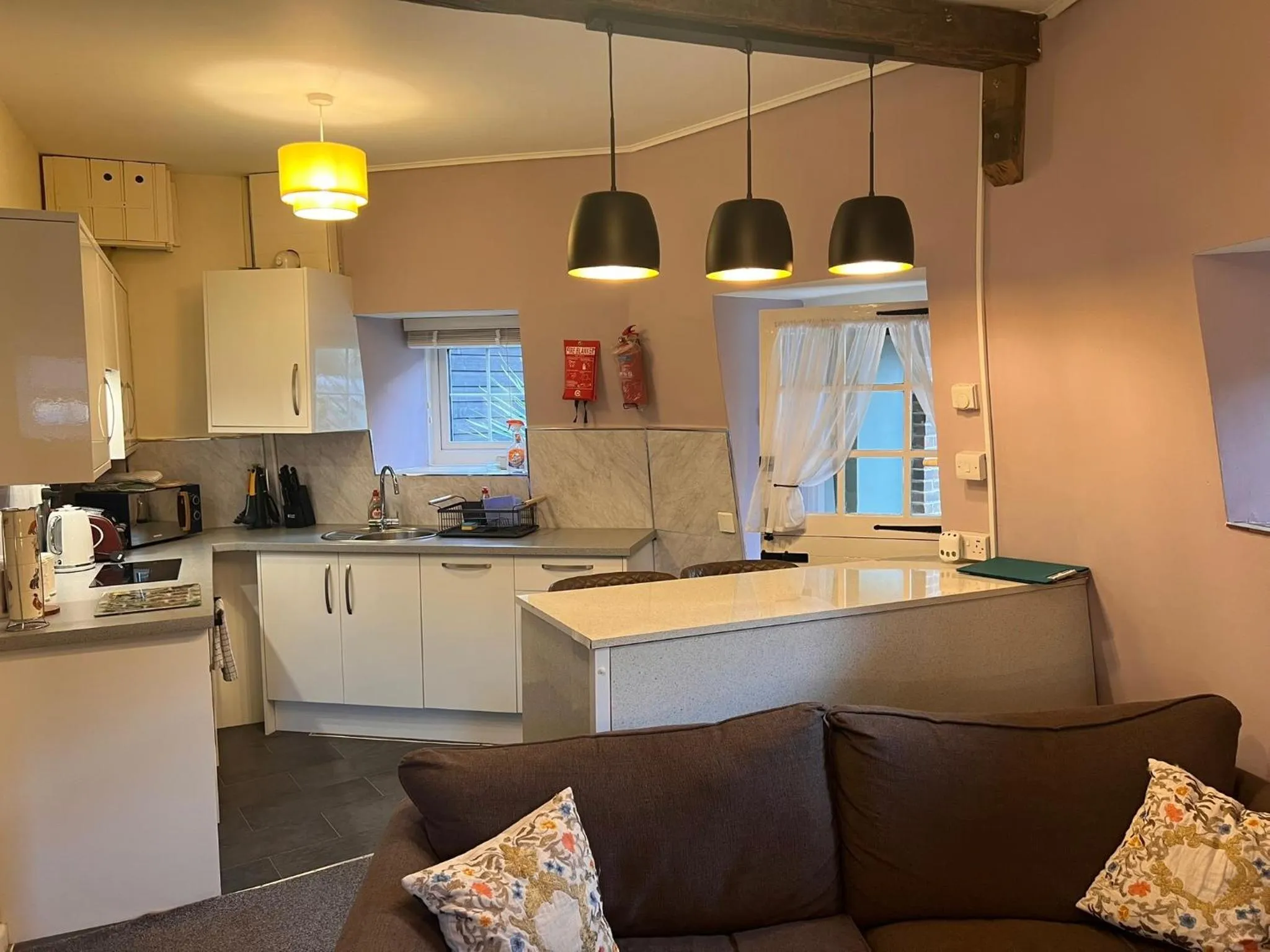 Kitchen or kitchenette in Hunston Mill Self Catering Dog Stay For Free