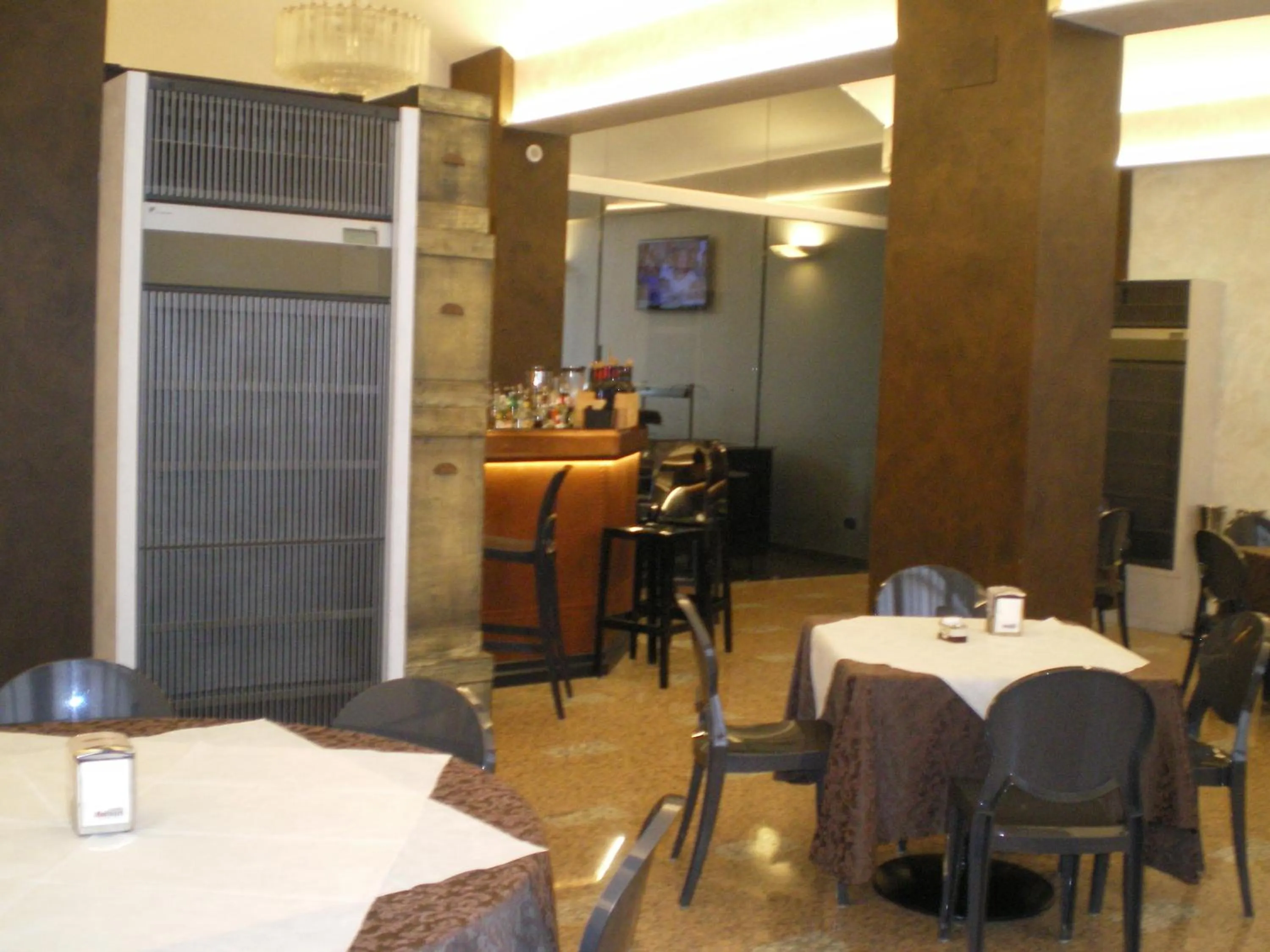 Restaurant/places to eat in Hotel Pico