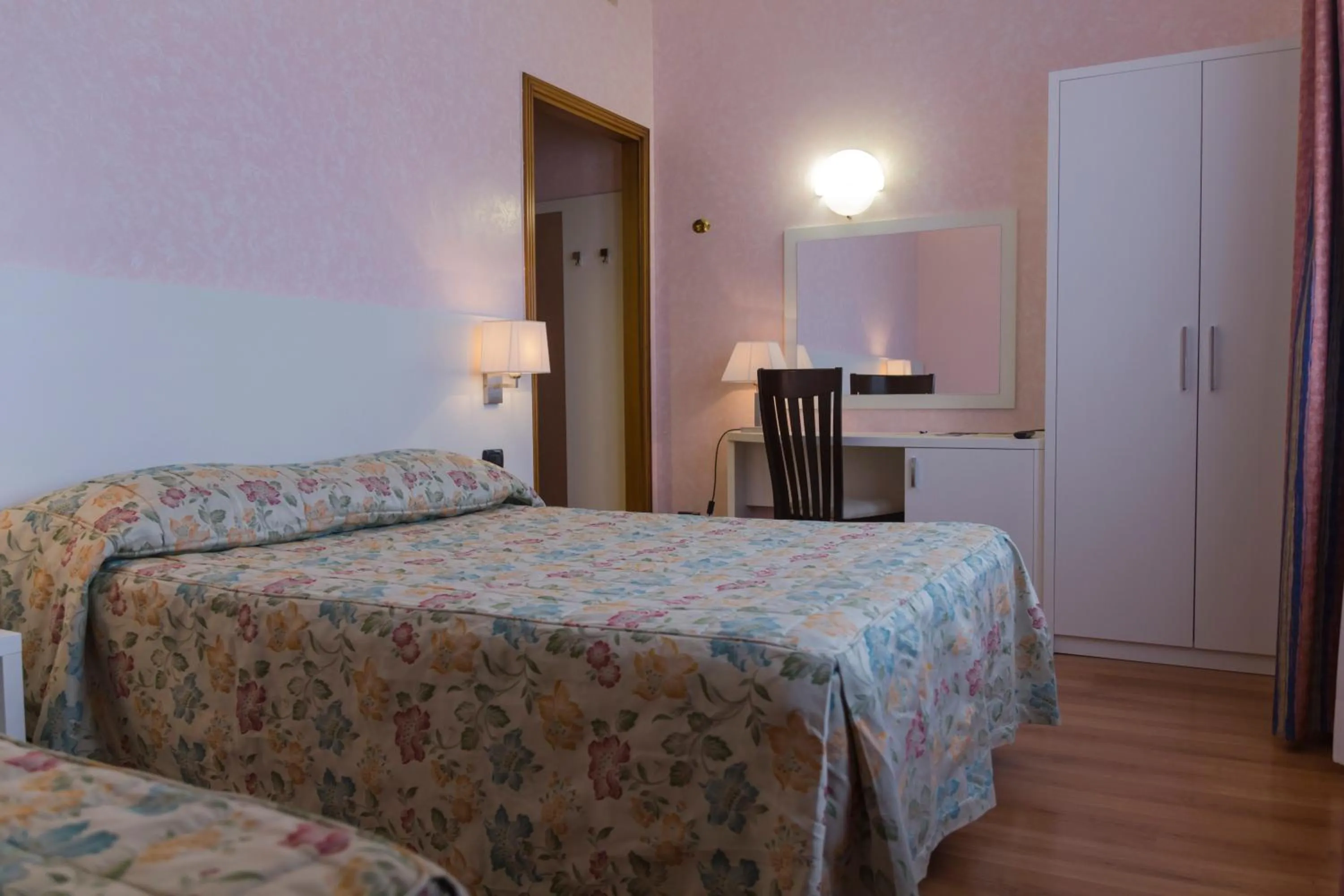 Photo of the whole room in Hotel Pico