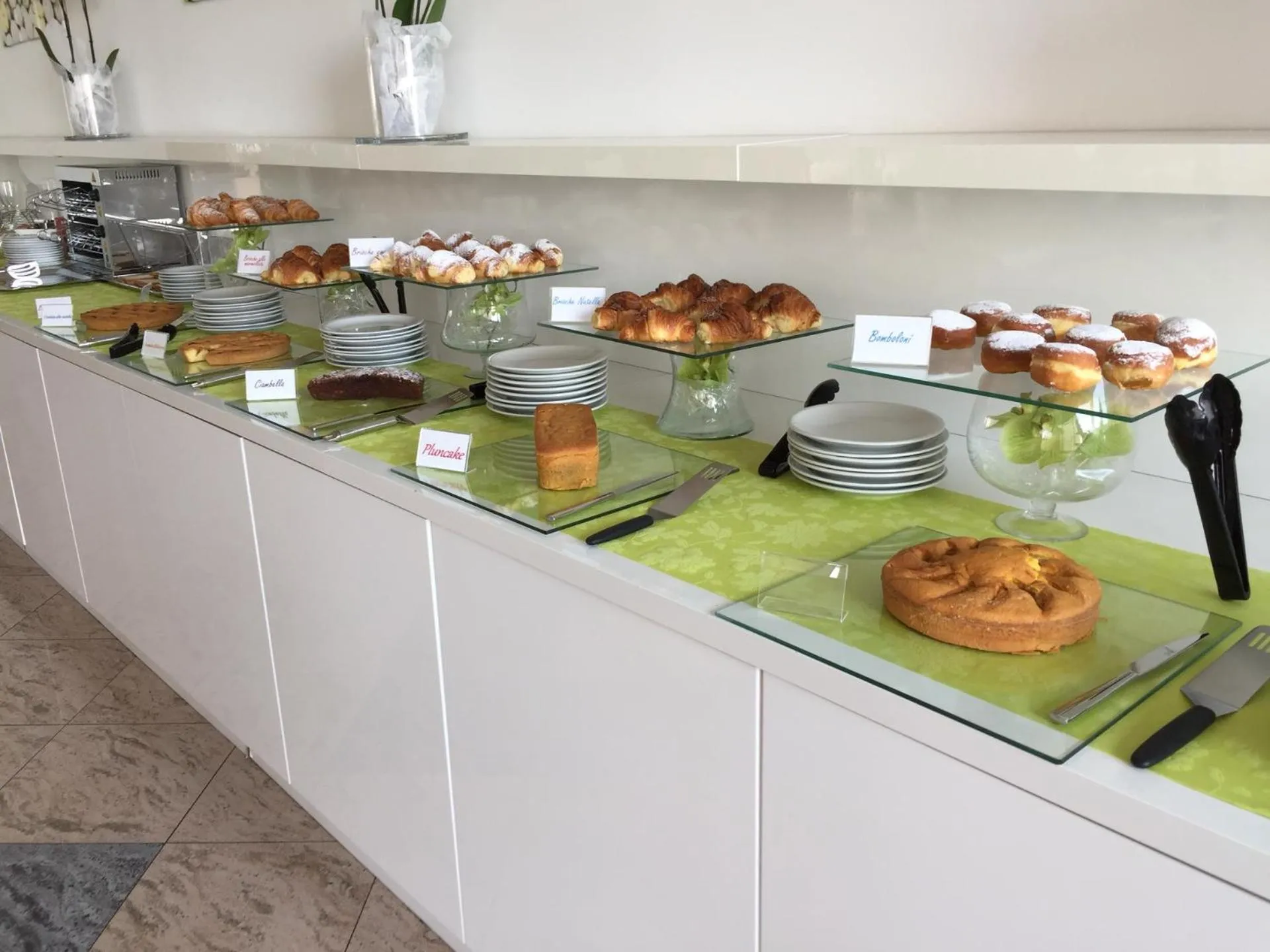 Breakfast in Hotel Byron