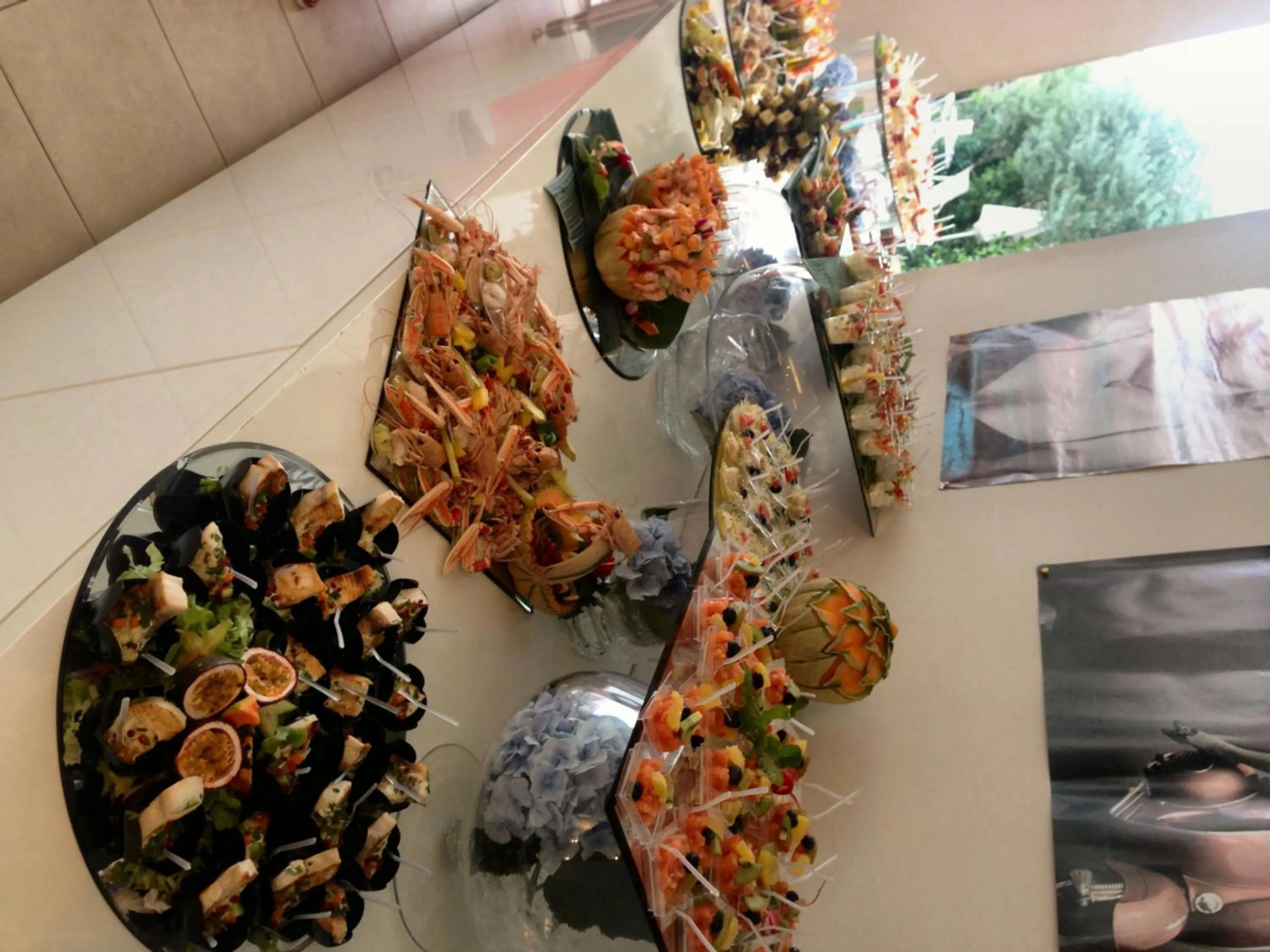 Restaurant/places to eat in Hotel Byron