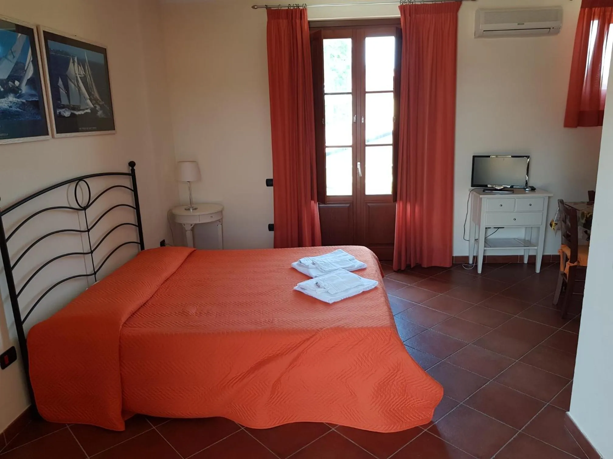 Bed in Villaggio Turistico Airone