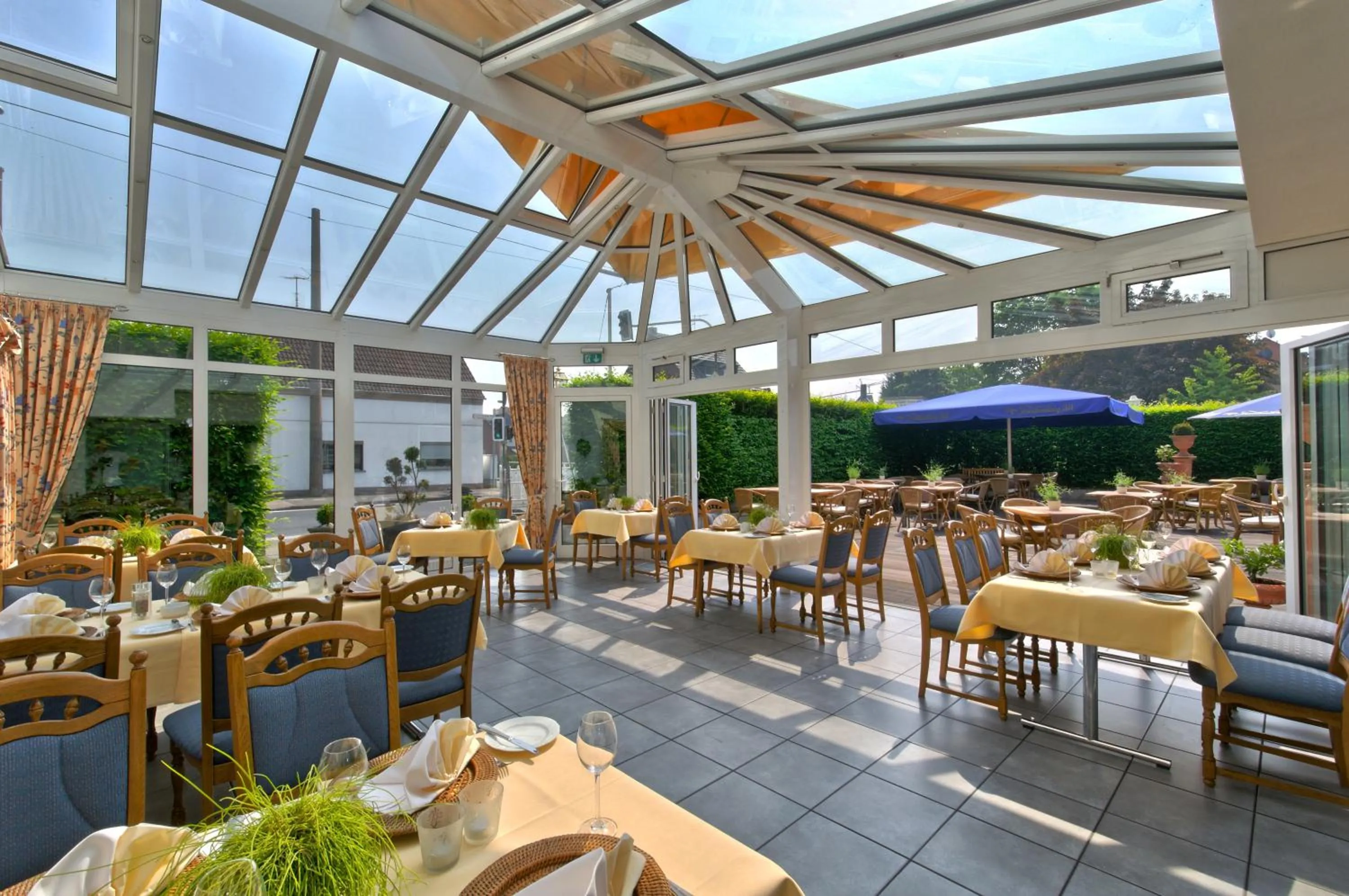 Restaurant/places to eat in Landhotel Lohmann