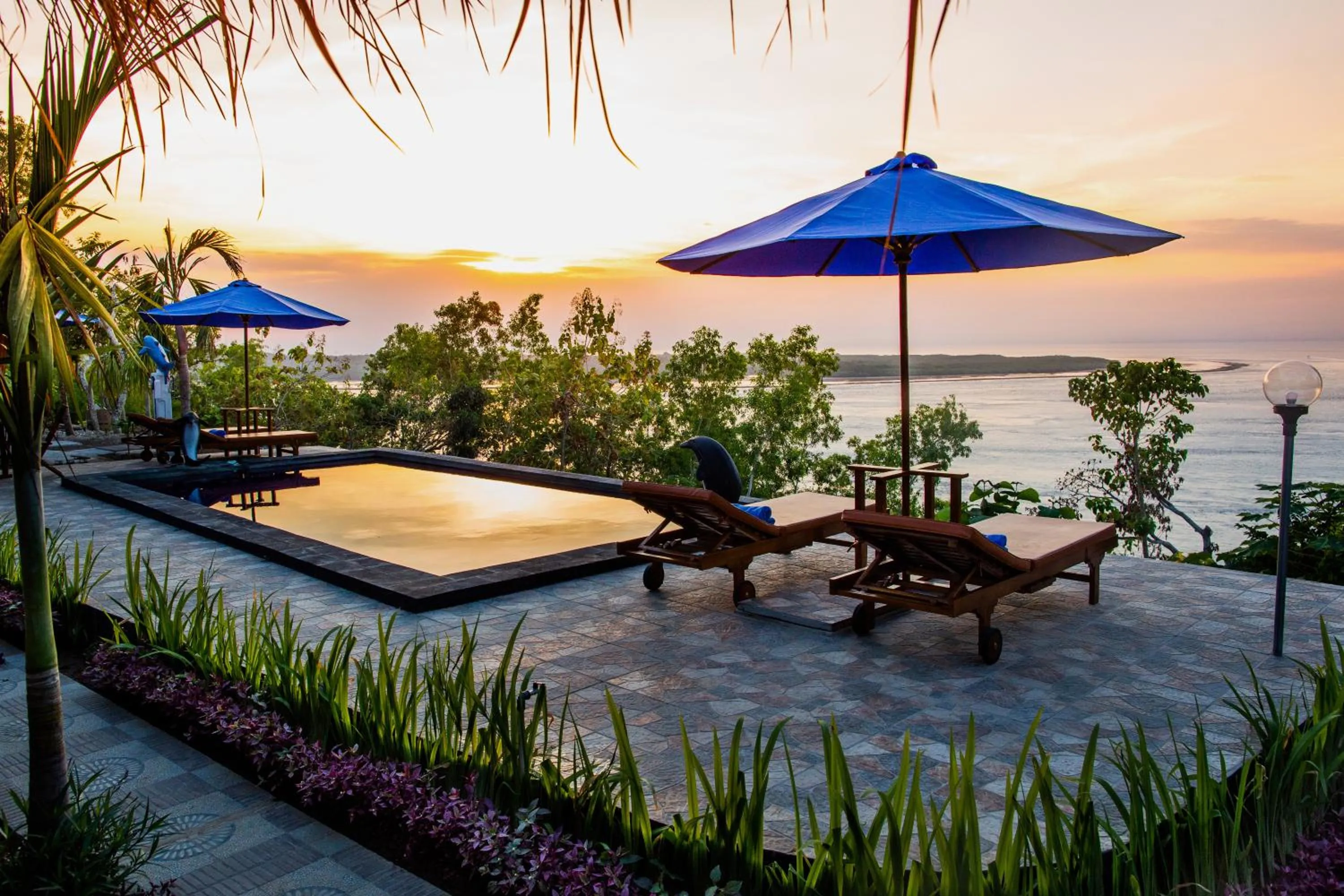 Restaurant/places to eat in Sundi Ocean Bungalow by ABM