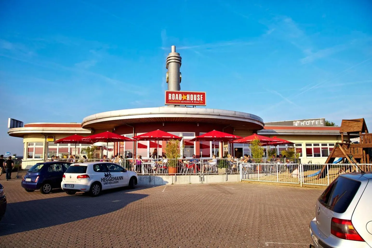 Meals in Road House Hotel