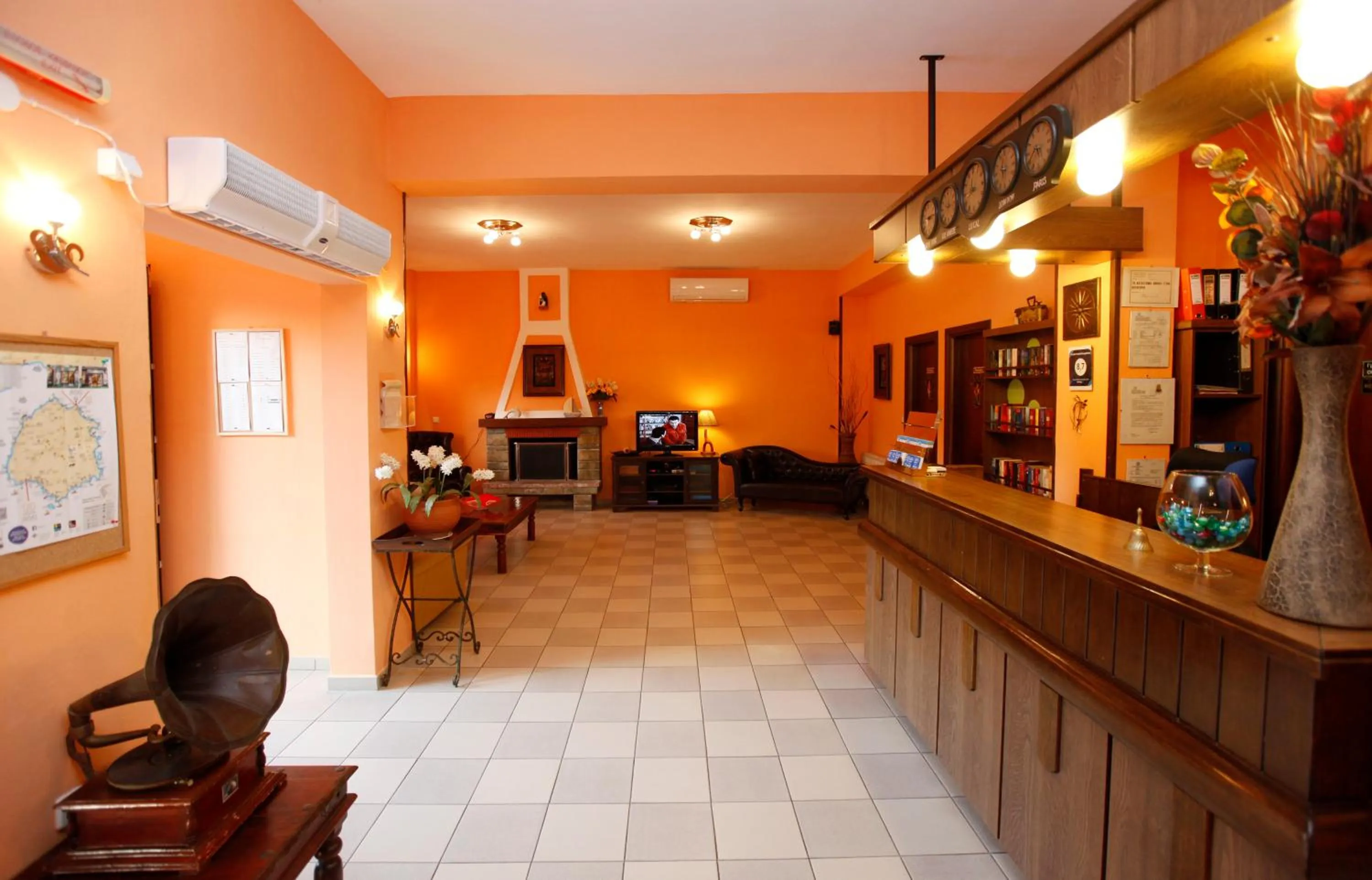 Communal lounge/ TV room in Ariadni Hotel Bungalows