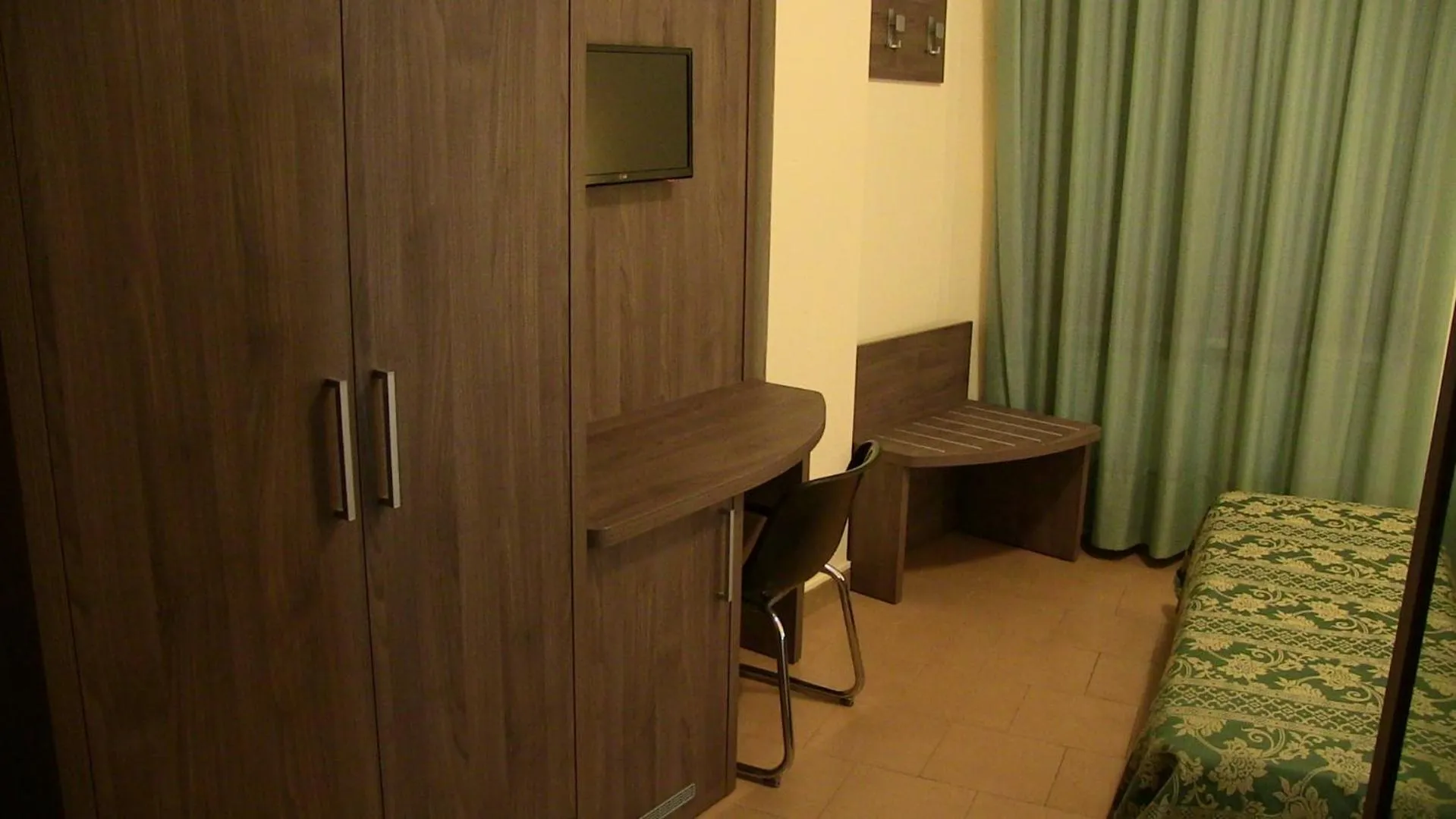 TV and multimedia in Hotel Due Pini