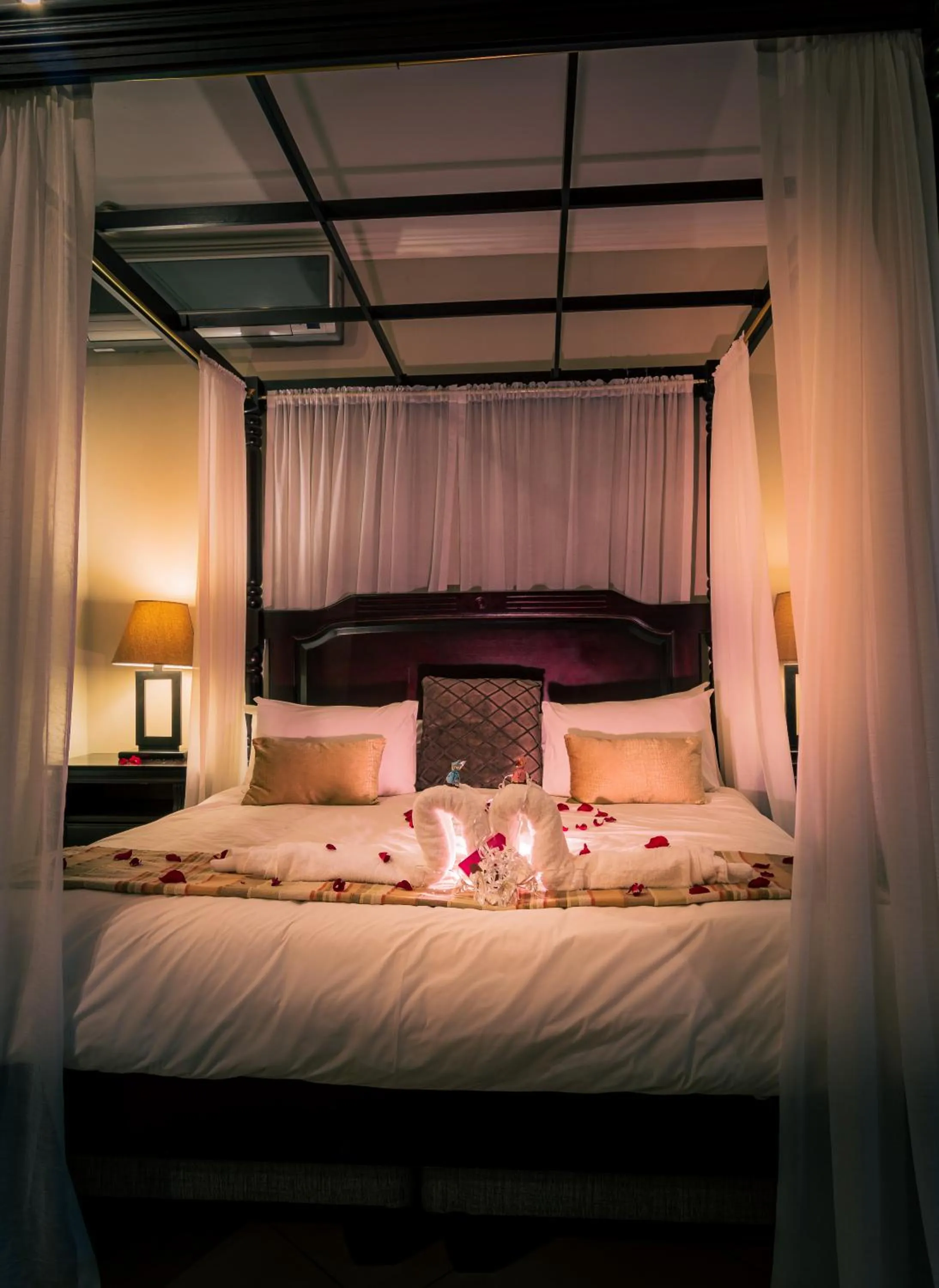 Decorative detail, Bed in Waterfalls Boutique Hotel