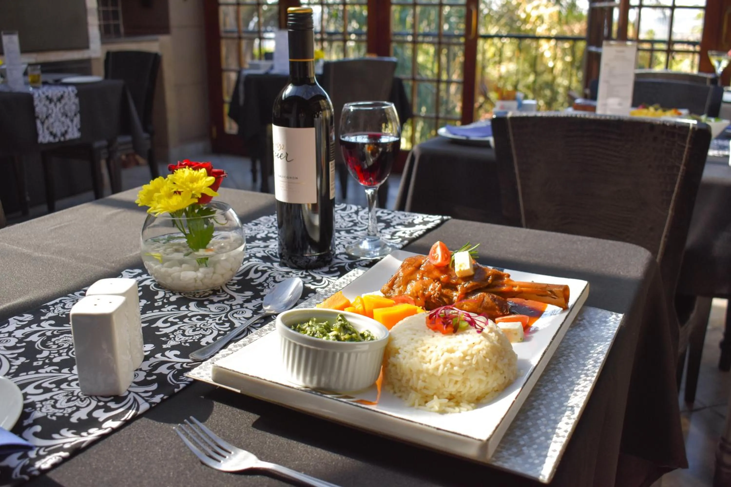 Restaurant/places to eat in Waterfalls Boutique Hotel