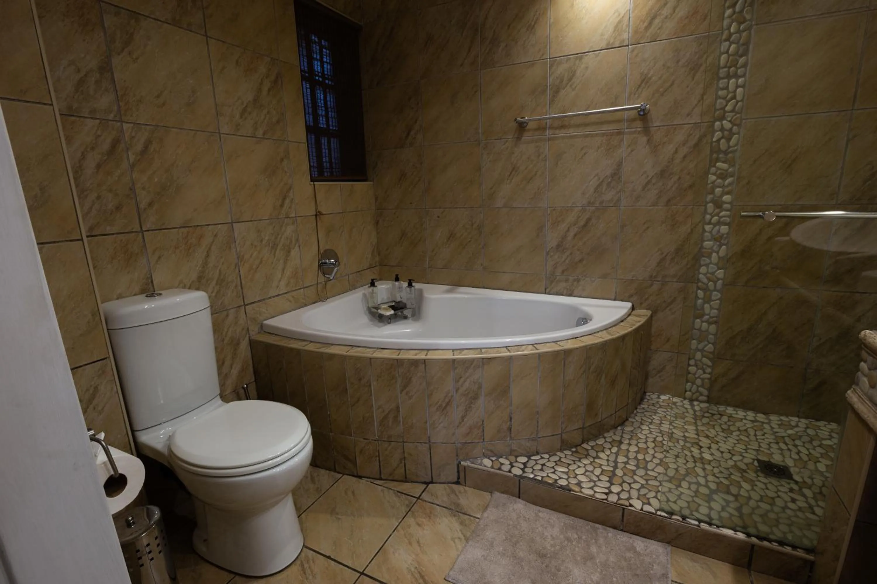 Bath in Waterfalls Boutique Hotel