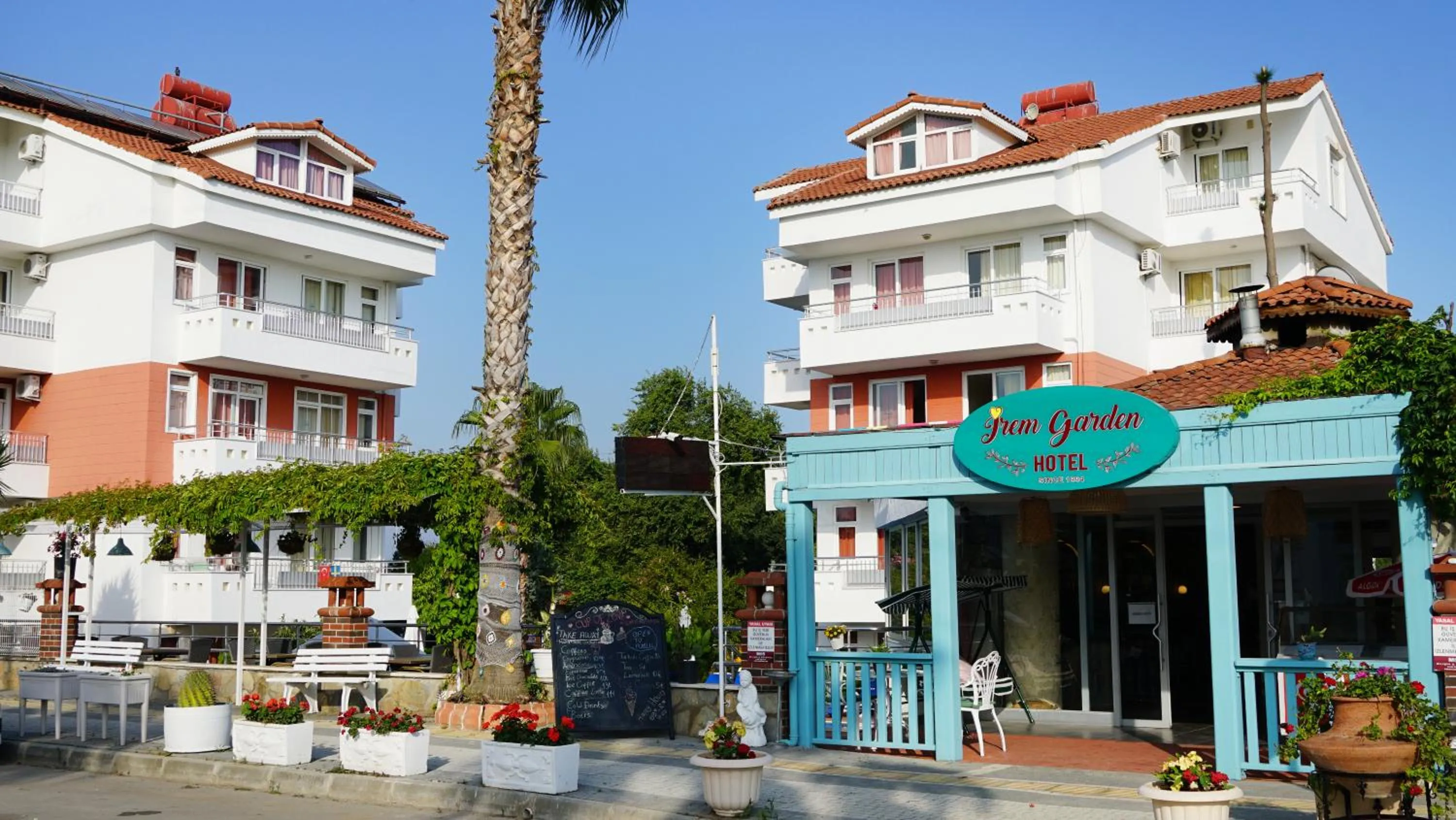 Property building in Irem Garden Hotel & Apartments