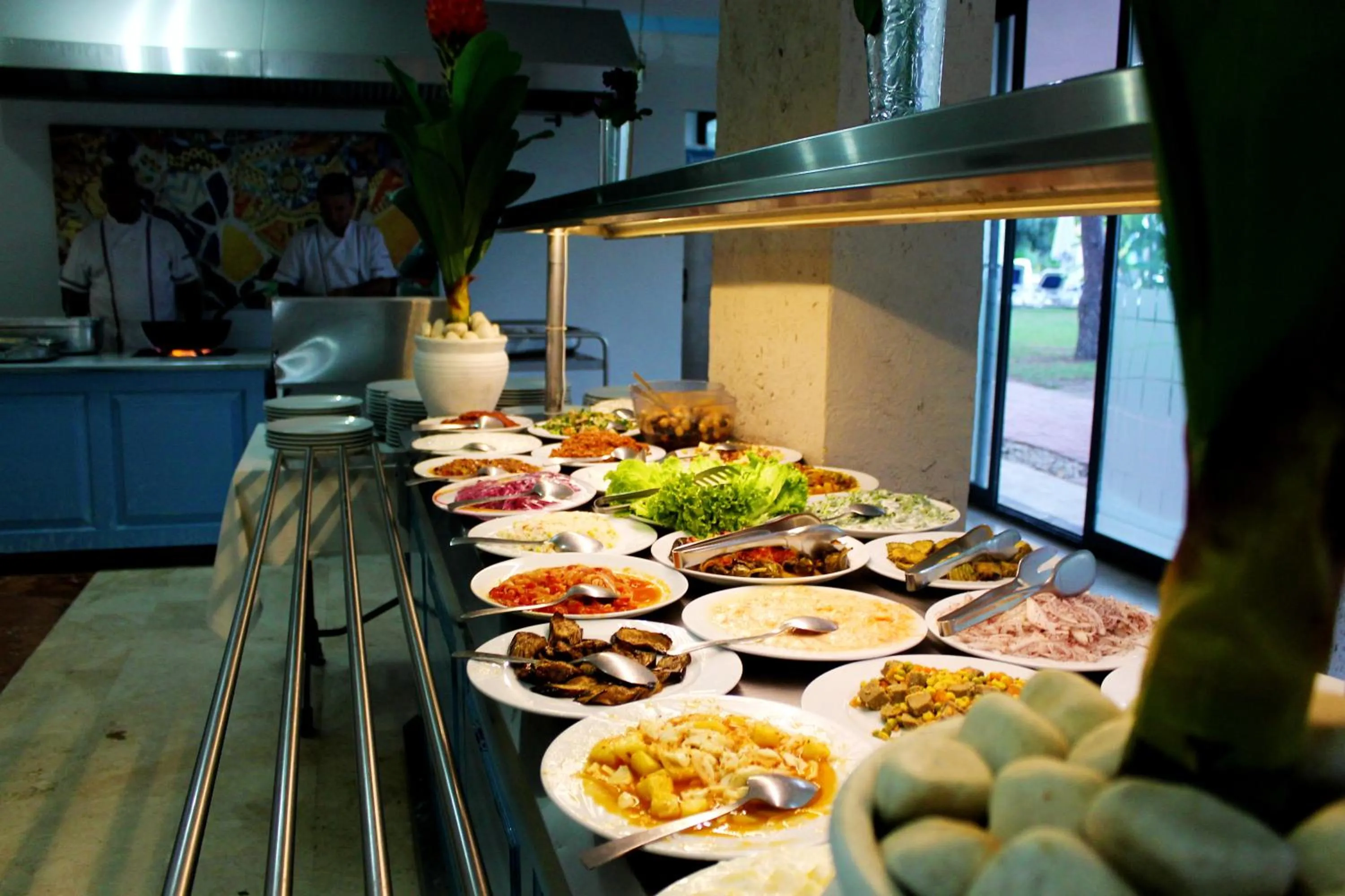 Restaurant/places to eat in Irem Garden Hotel & Apartments