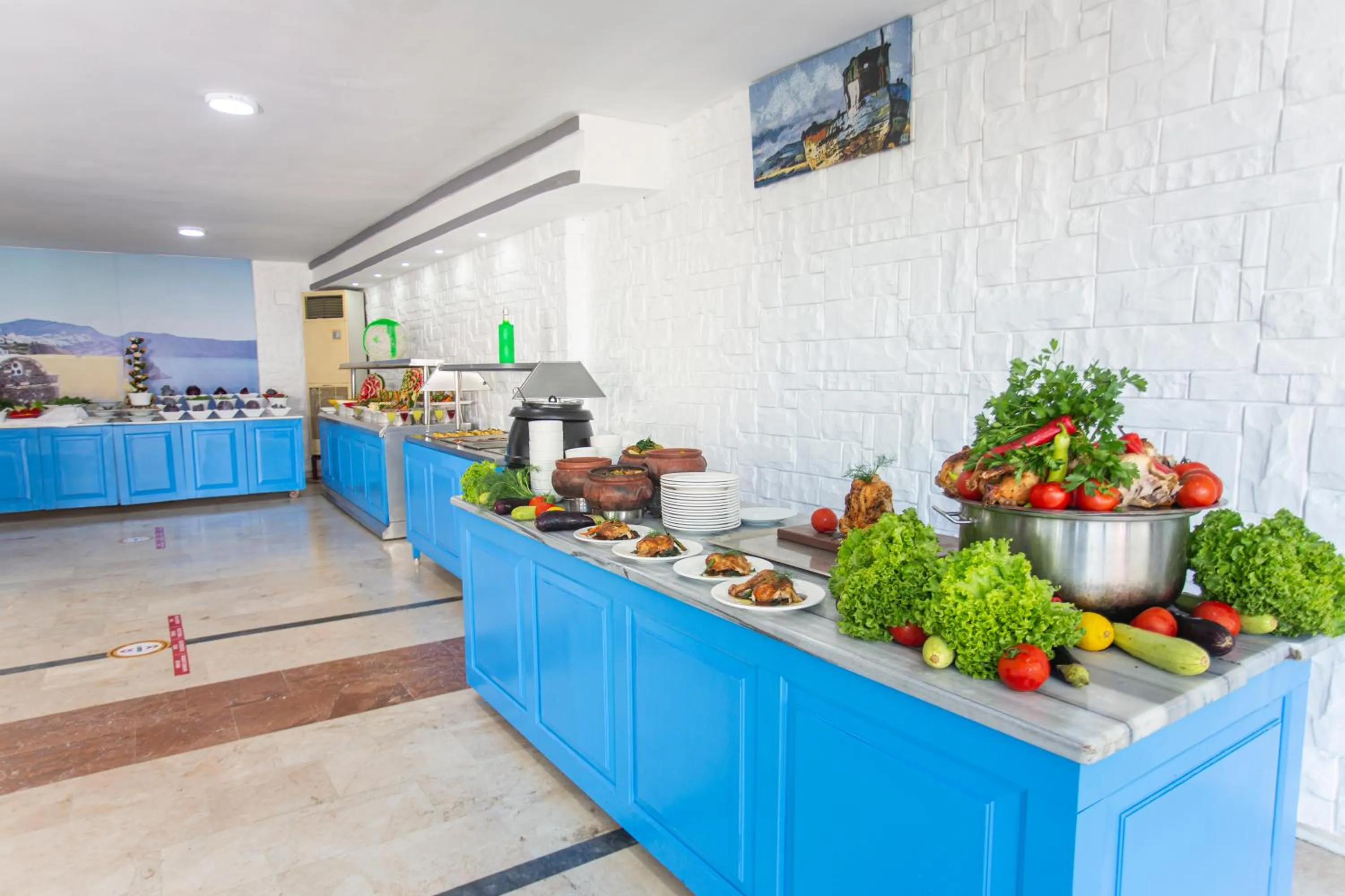 Restaurant/places to eat in Irem Garden Hotel & Apartments