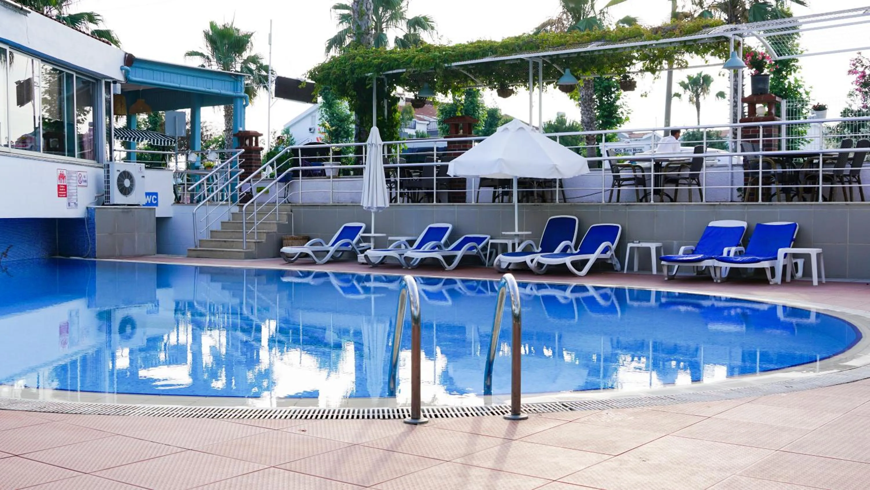 Swimming pool in Irem Garden Hotel & Apartments