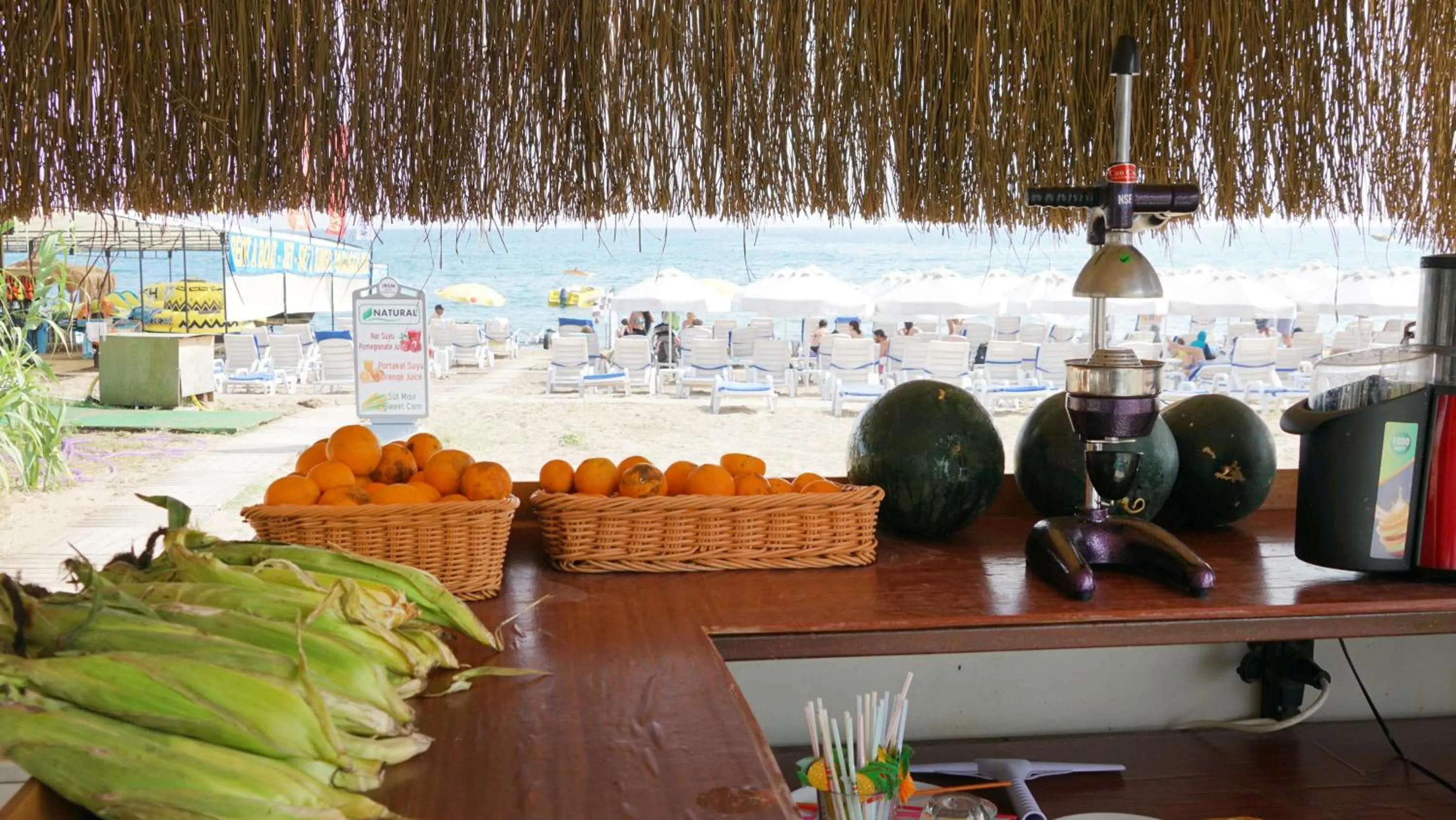 Restaurant/places to eat in Irem Garden Hotel & Apartments