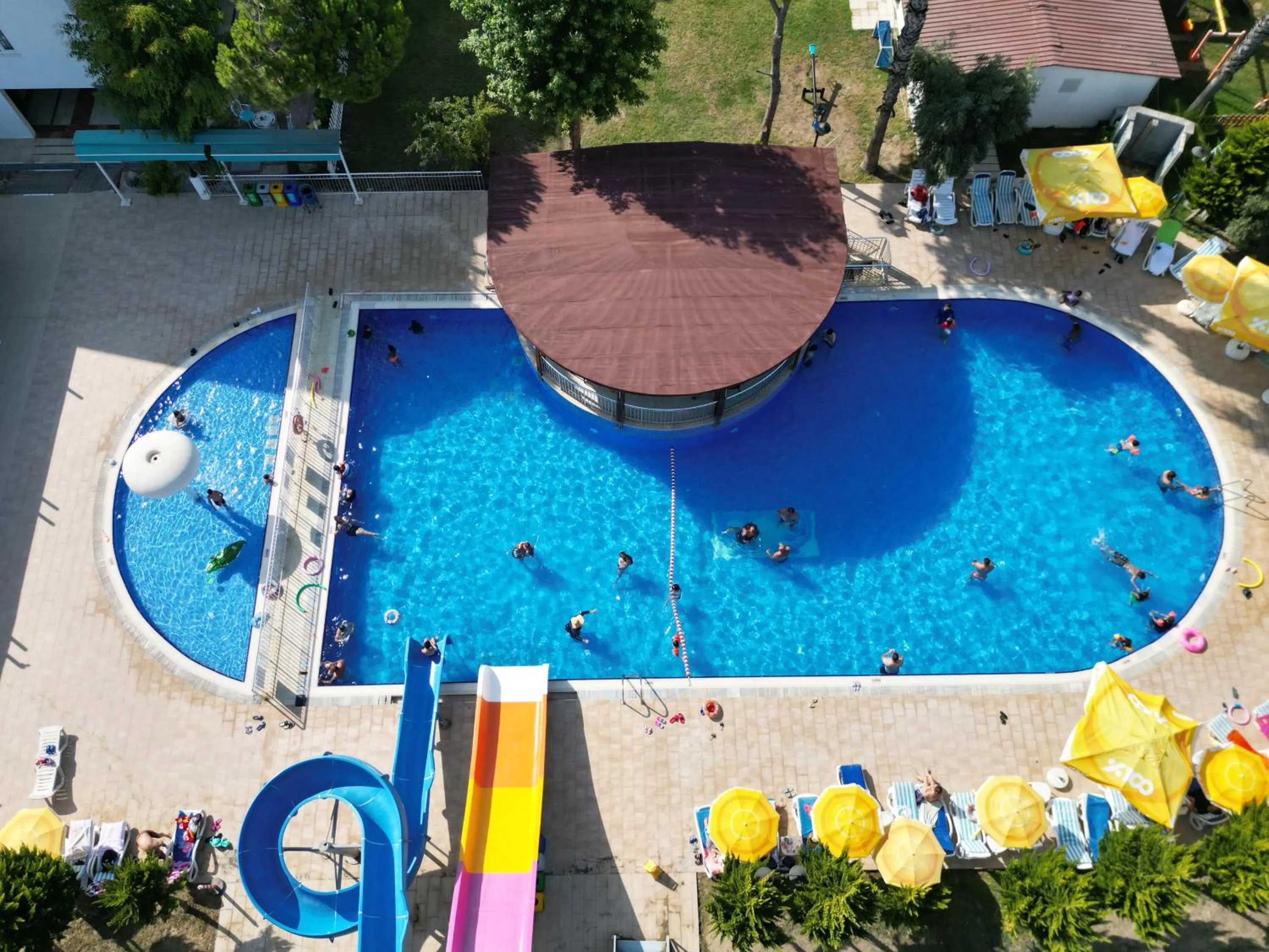Swimming pool in Irem Garden Hotel & Apartments