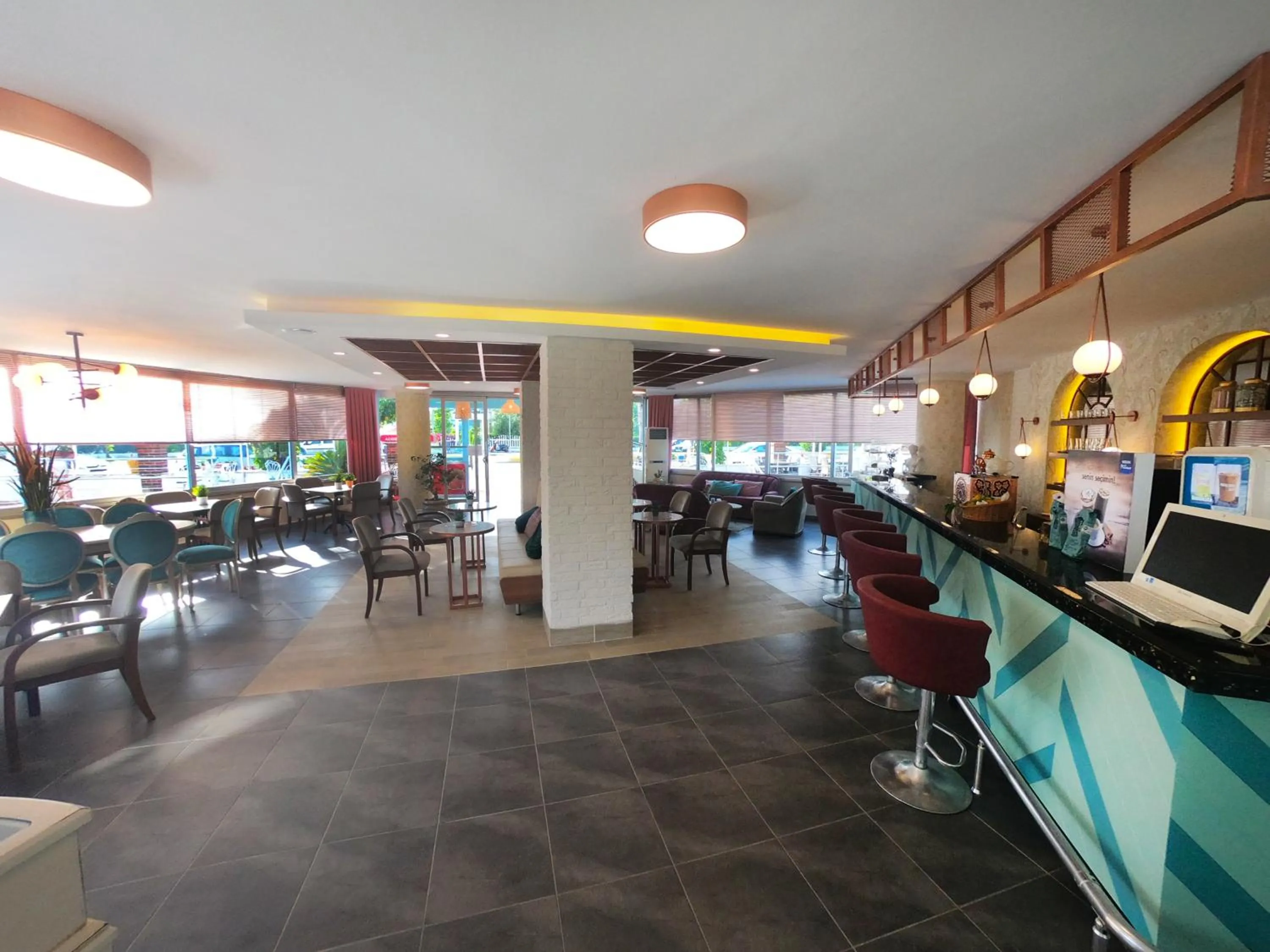 Lounge or bar in Irem Garden Hotel & Apartments