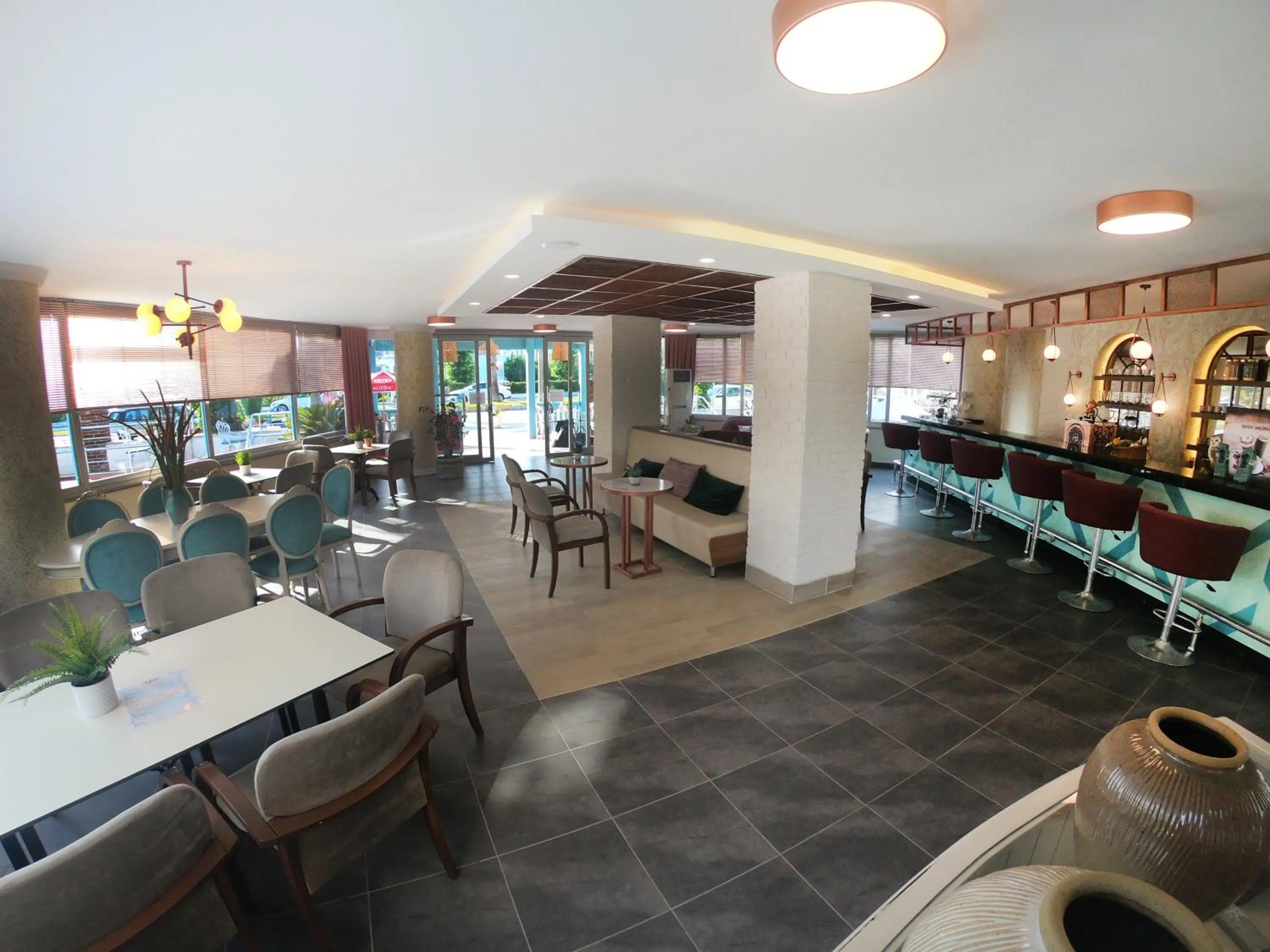 Lounge or bar in Irem Garden Hotel & Apartments