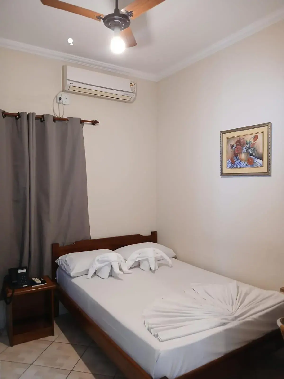 Standard Double Room in Hotel Santo Graal Standard Double Room in Hotel Santo Graal