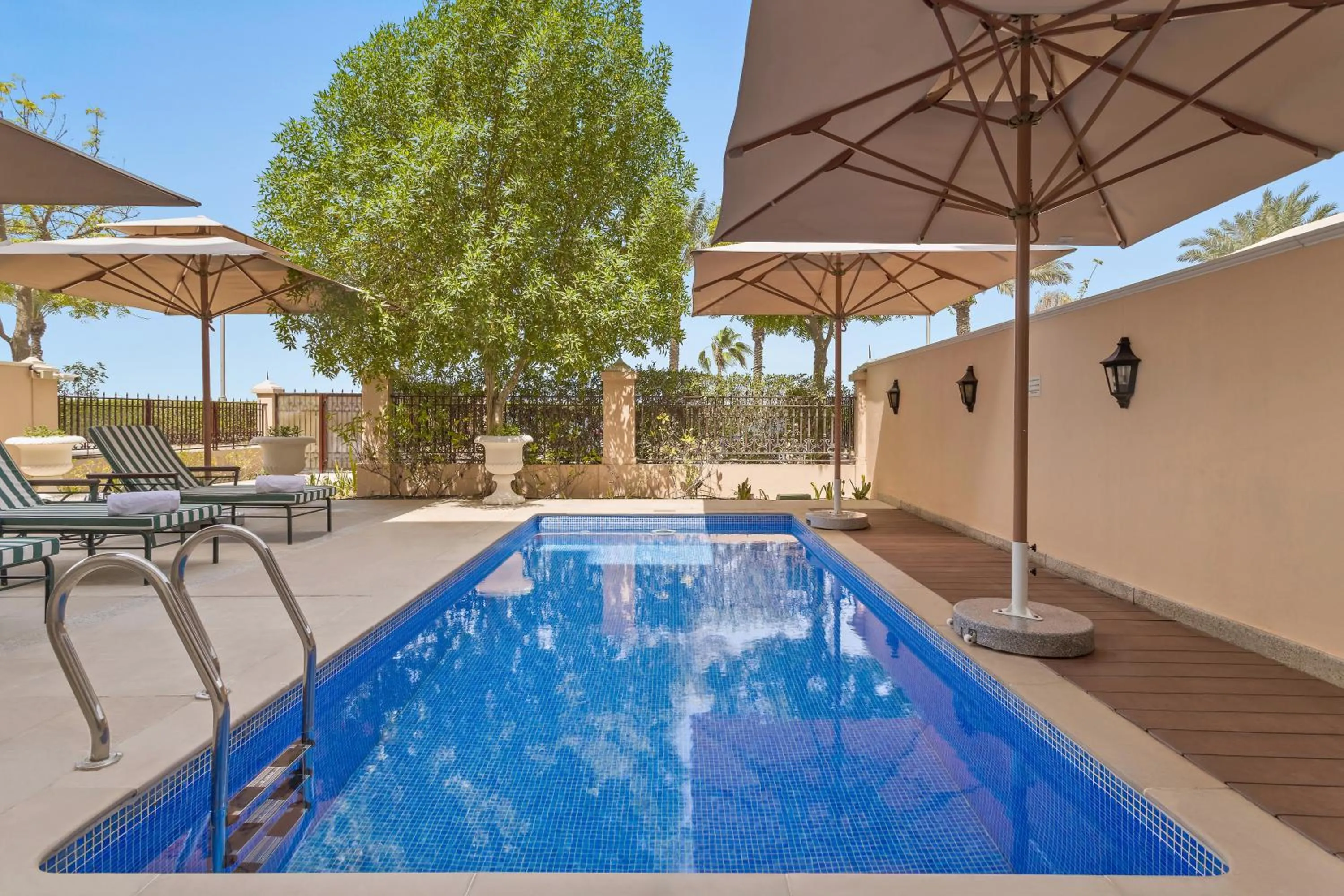 Pool view in Kempinski Hotel Palm Jumeirah