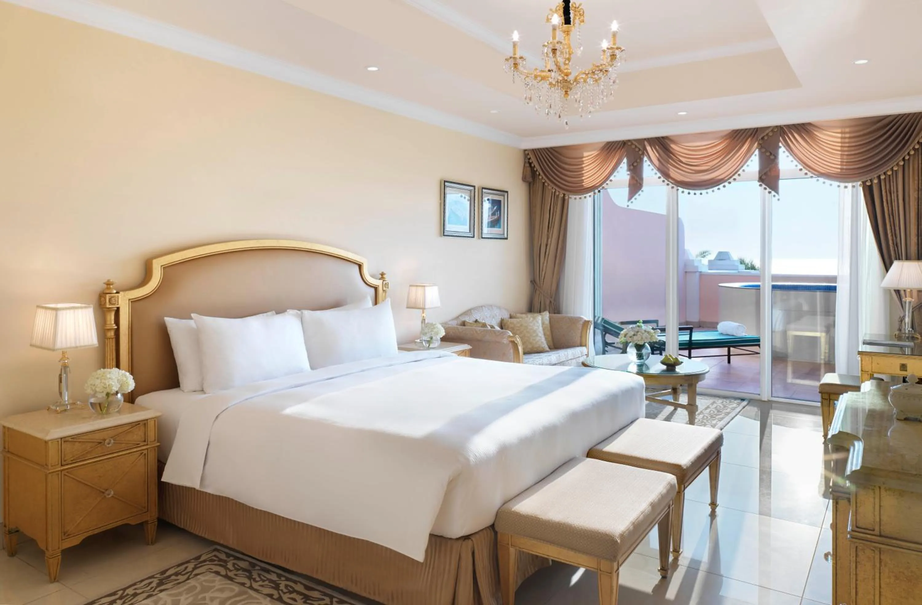 Bedroom, Bed in Kempinski Hotel Palm Jumeirah