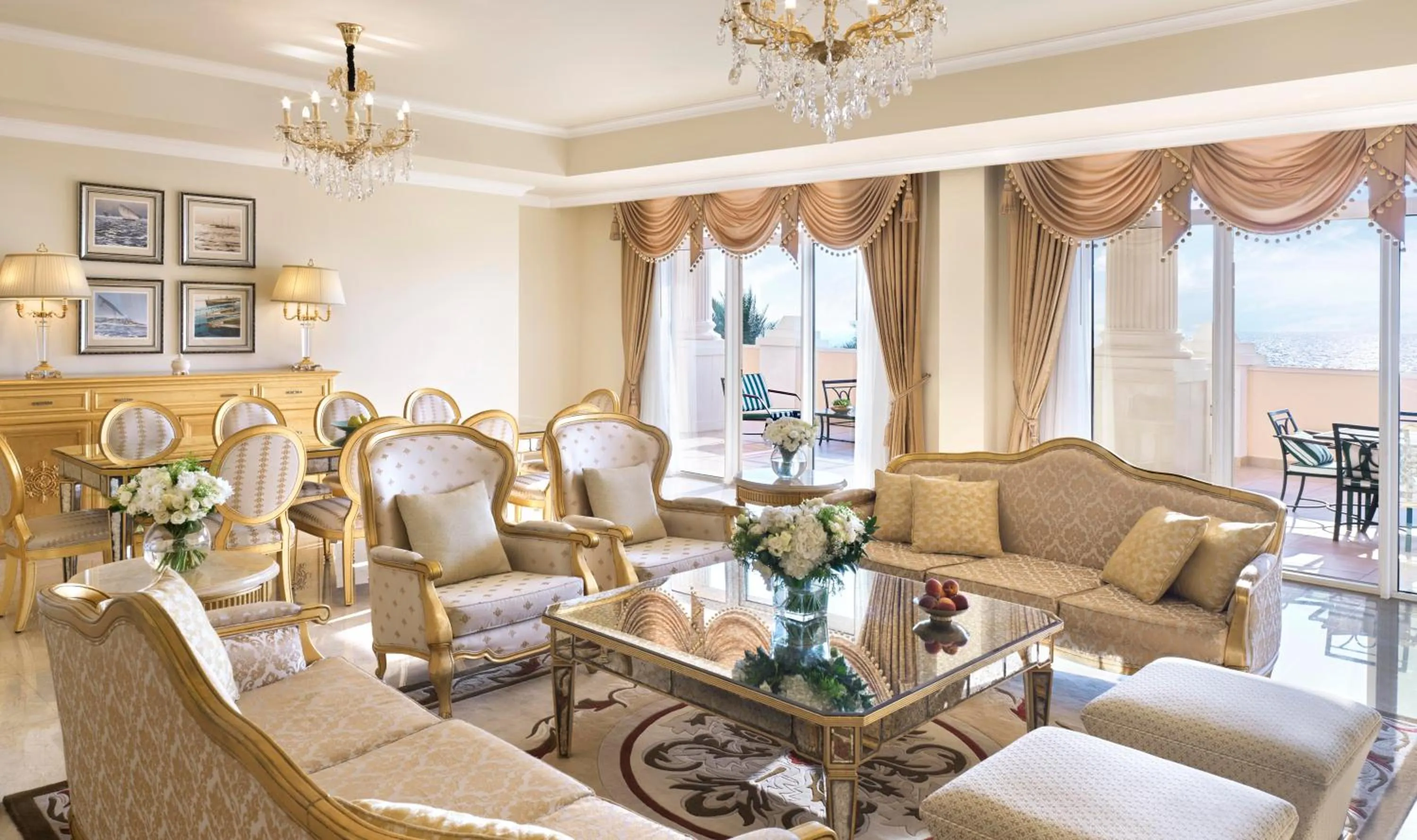 Living room in Kempinski Hotel Palm Jumeirah
