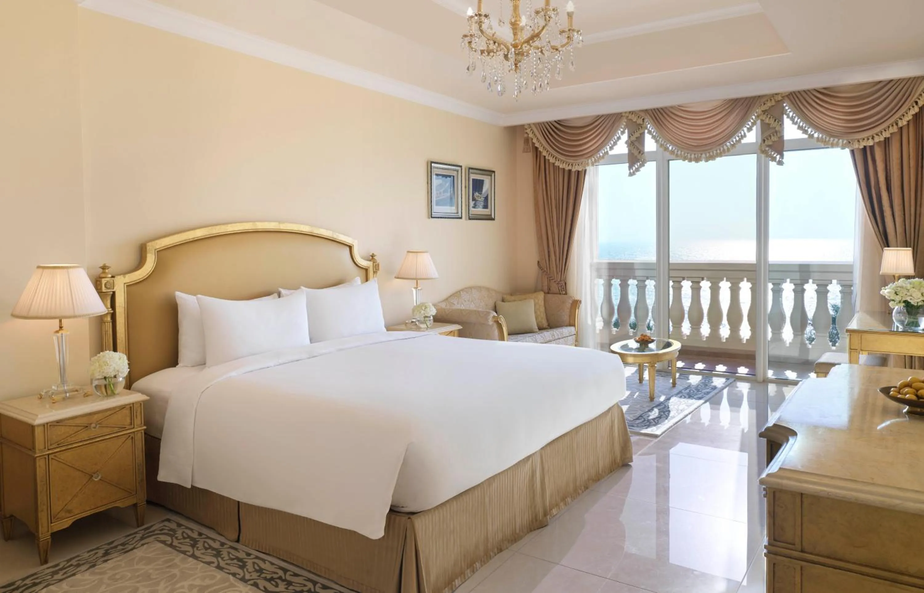 Bedroom, Bed in Kempinski Hotel Palm Jumeirah