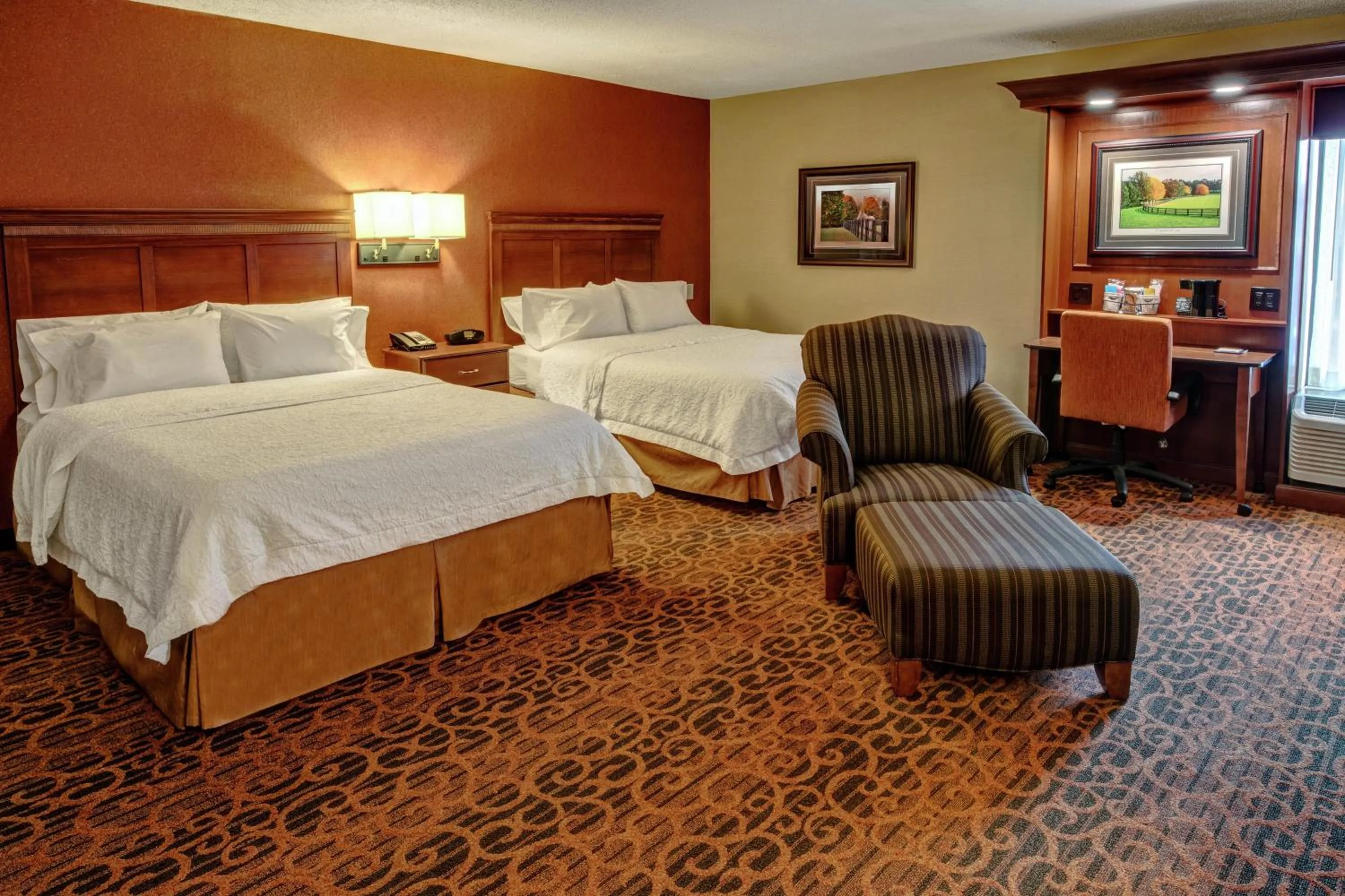 Bedroom, Bed in Hampton Inn Winchester KY