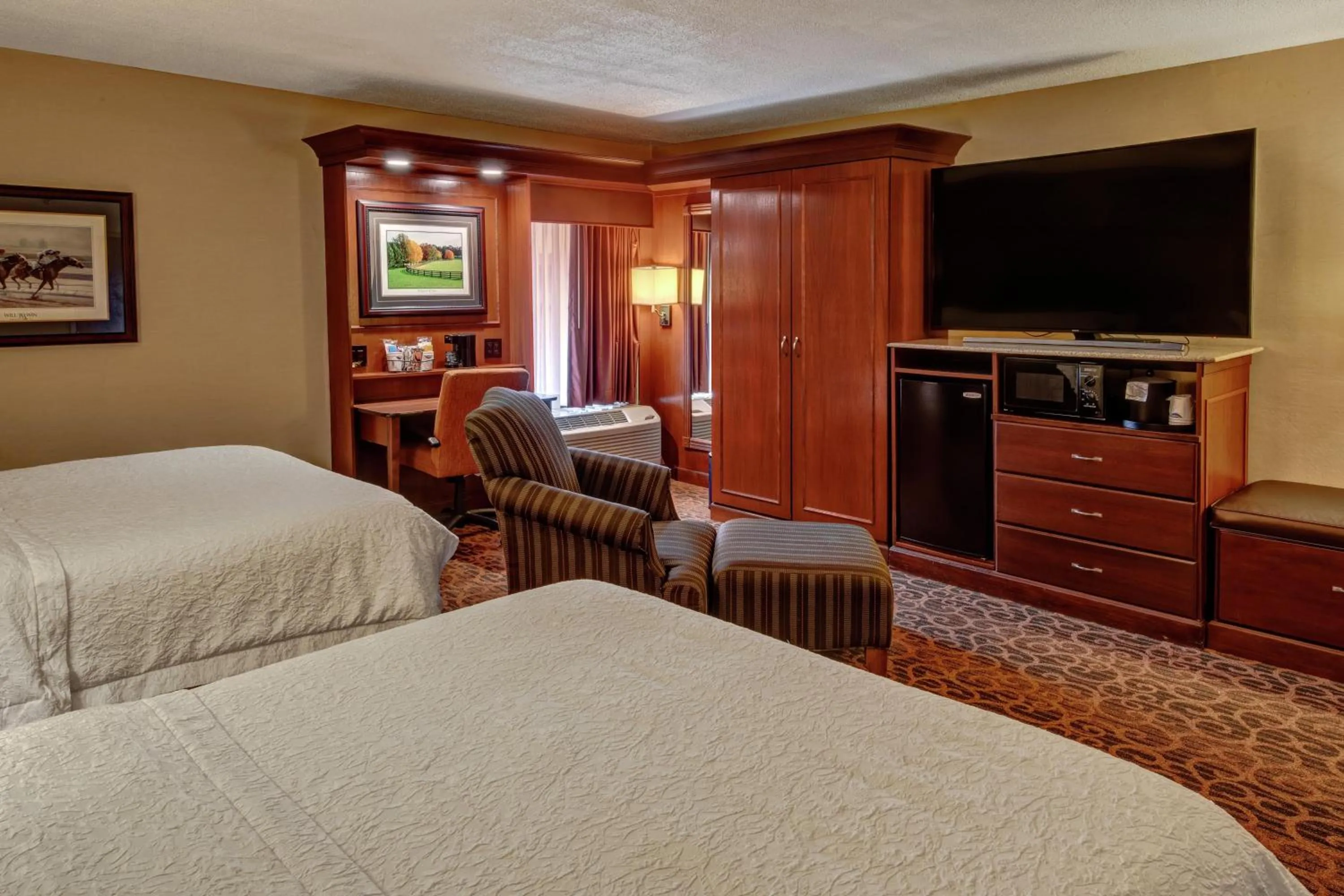 Bedroom, Bed in Hampton Inn Winchester KY