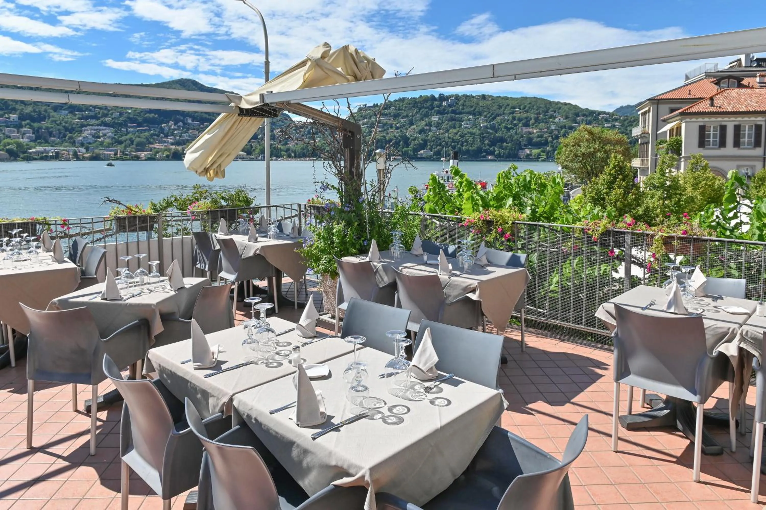 Restaurant/places to eat in Hotel Marco's