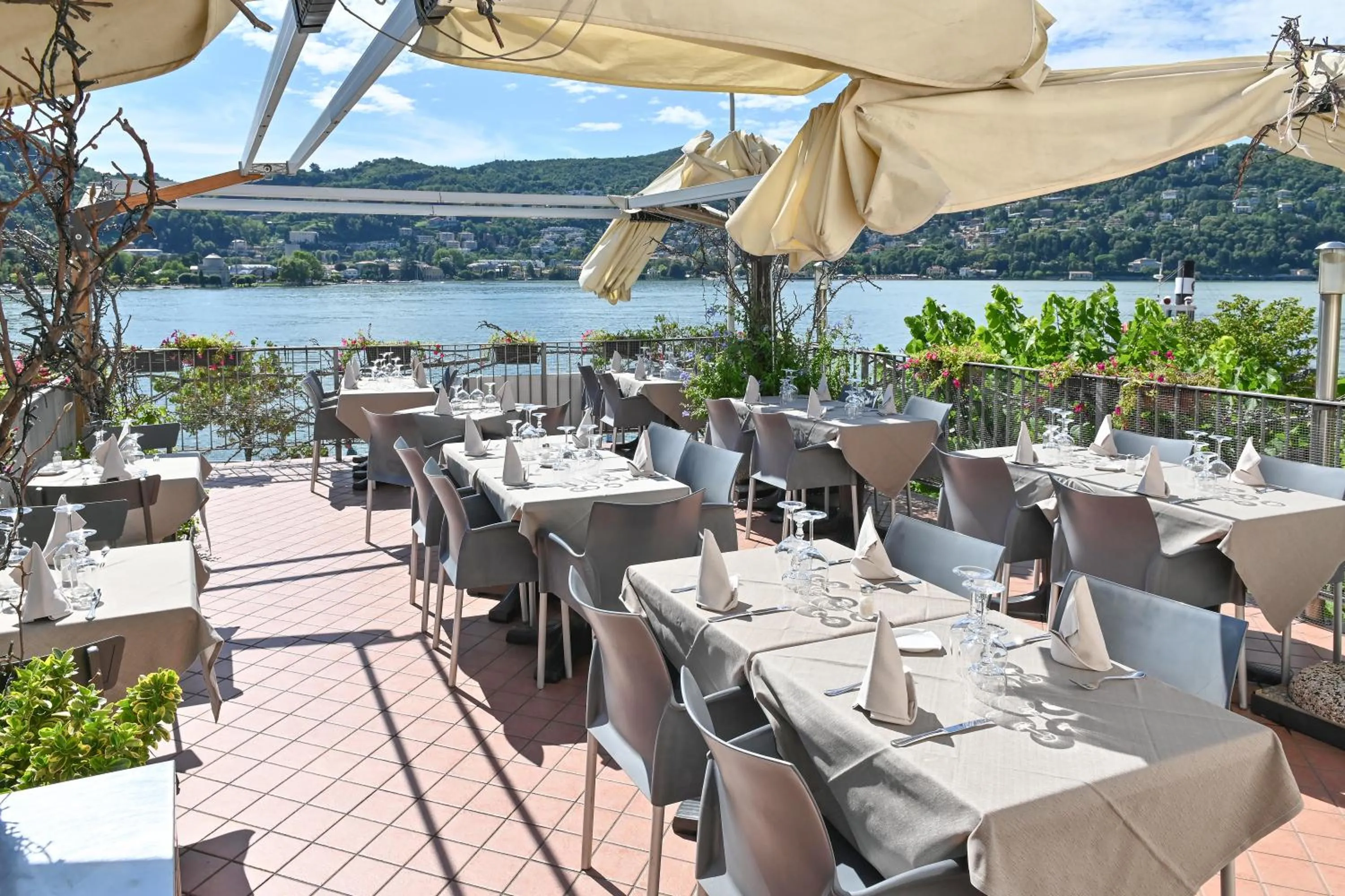 Restaurant/places to eat in Hotel Marco's